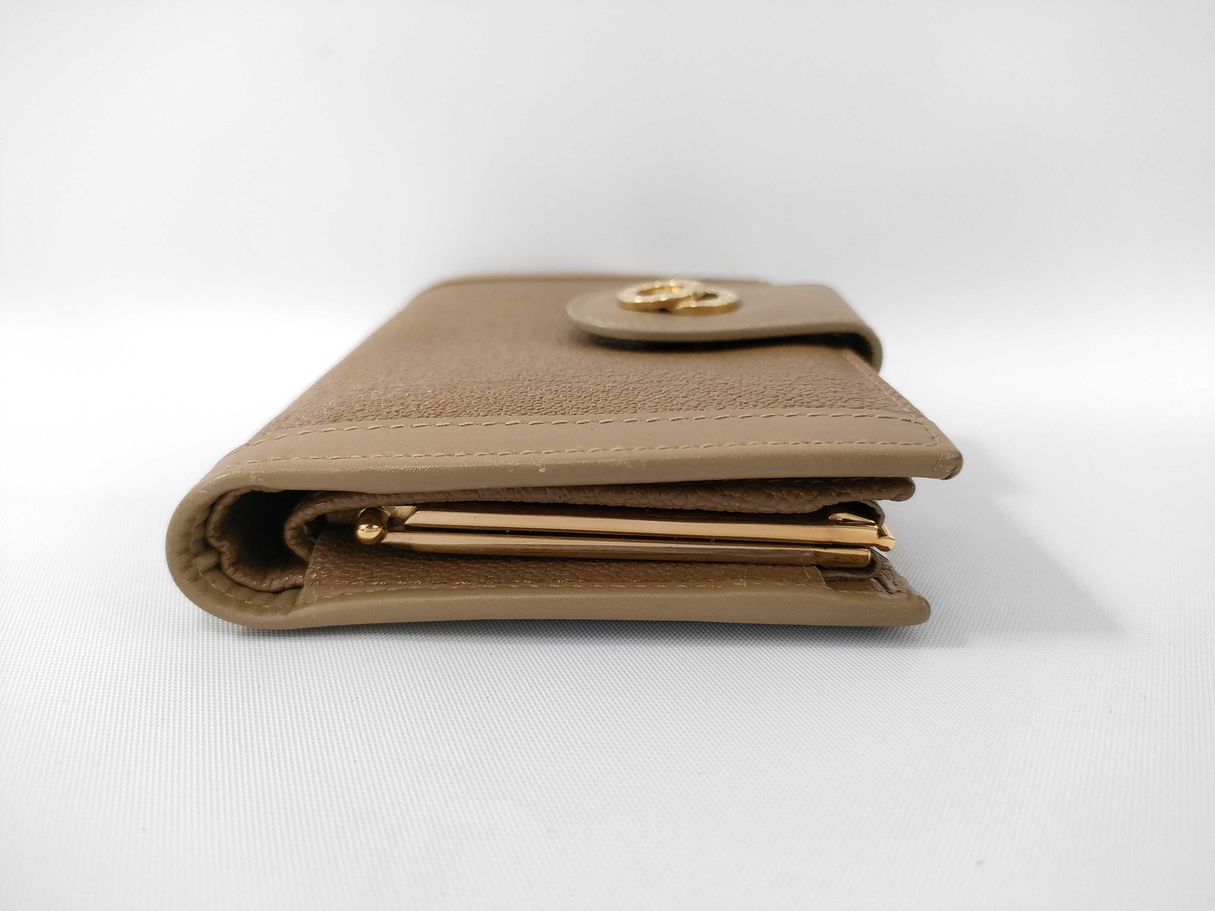 Wallet — view 4