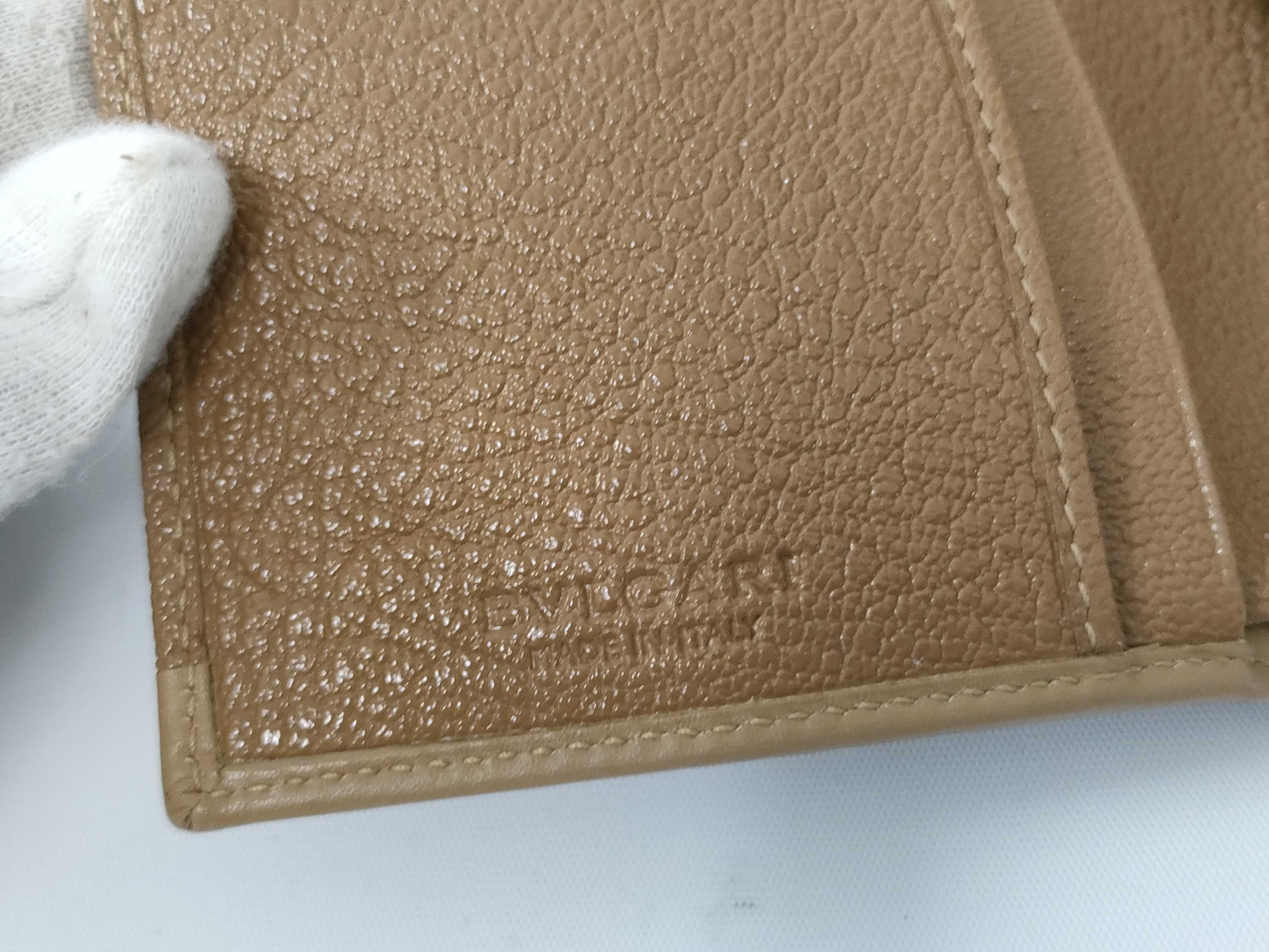 Wallet — view 9