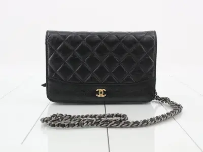 Lambskin Matelassé Chain Wallet