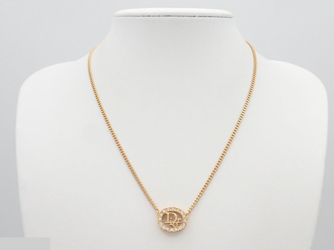 Other lines: Precious metal necklaces and pendants, chain approximately 41cm. — view 3