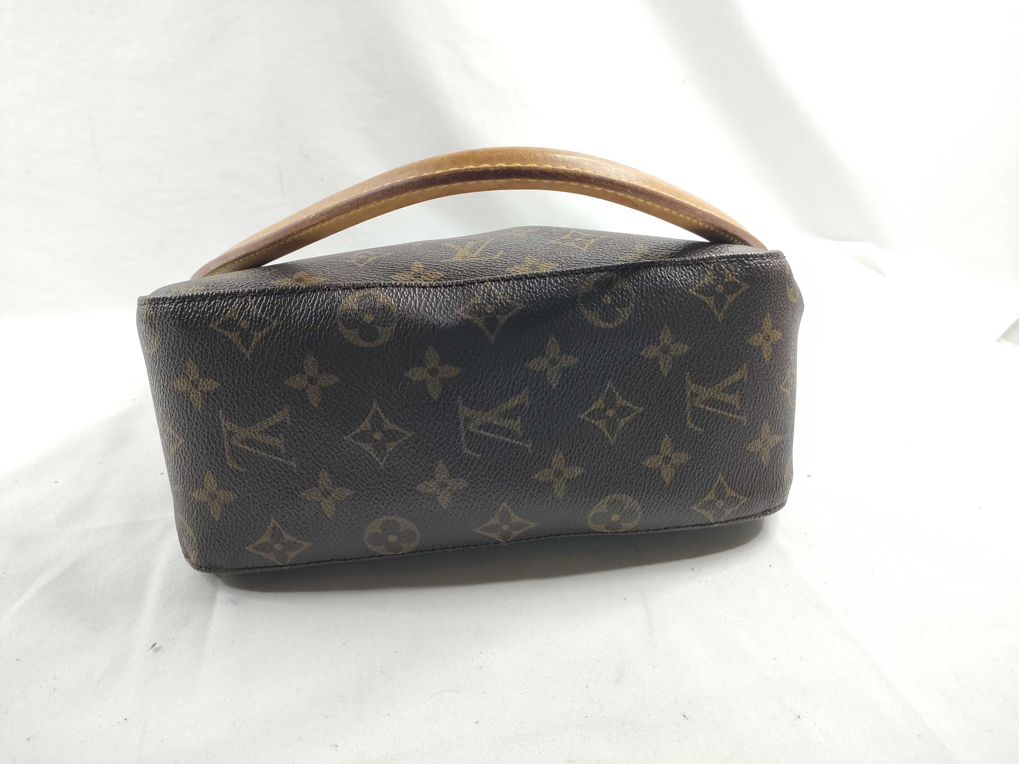 Monogram M51146 Looping MM Handbag Shoulder Bag — view 4