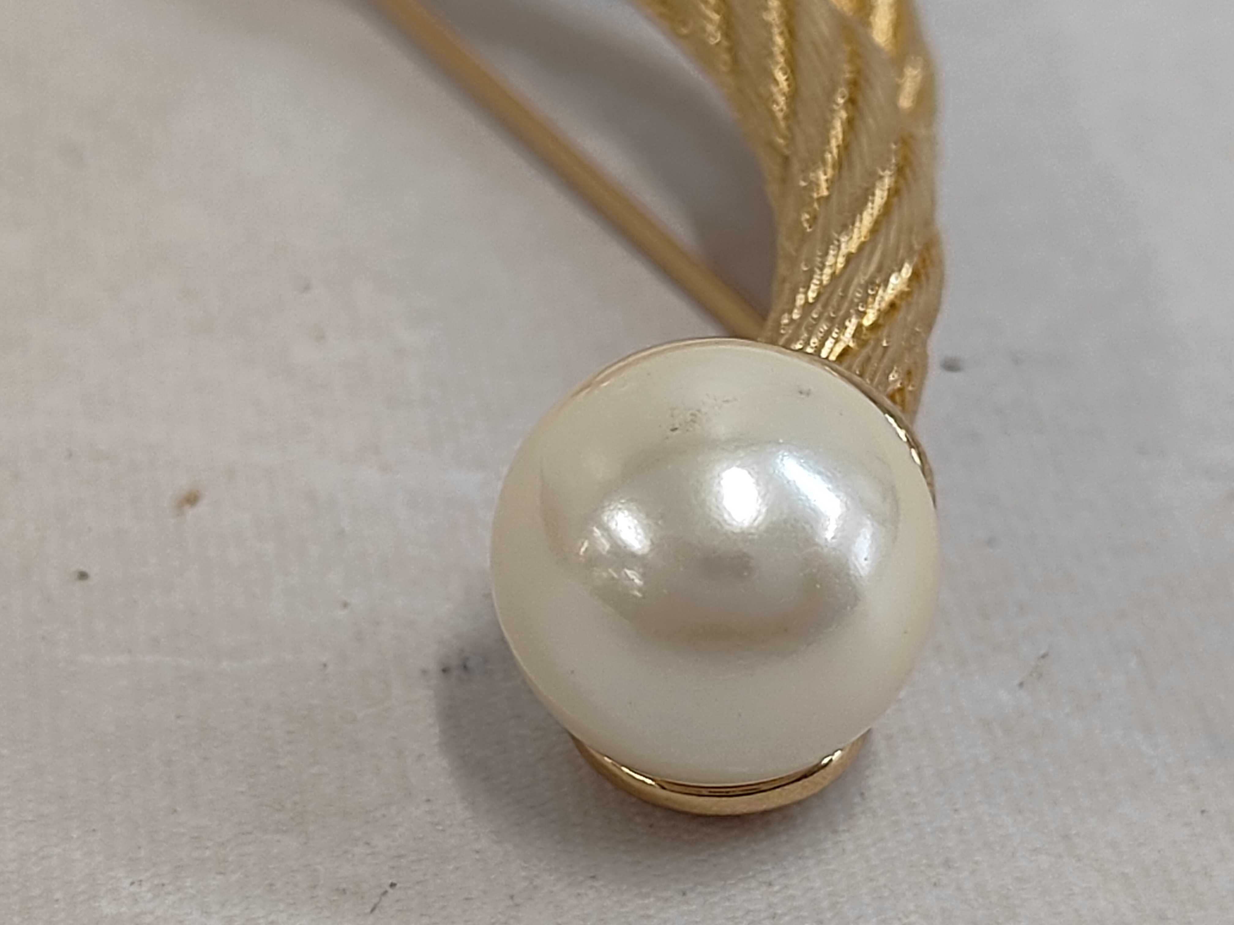 Christian / Brooch / GP Brooch — view 6