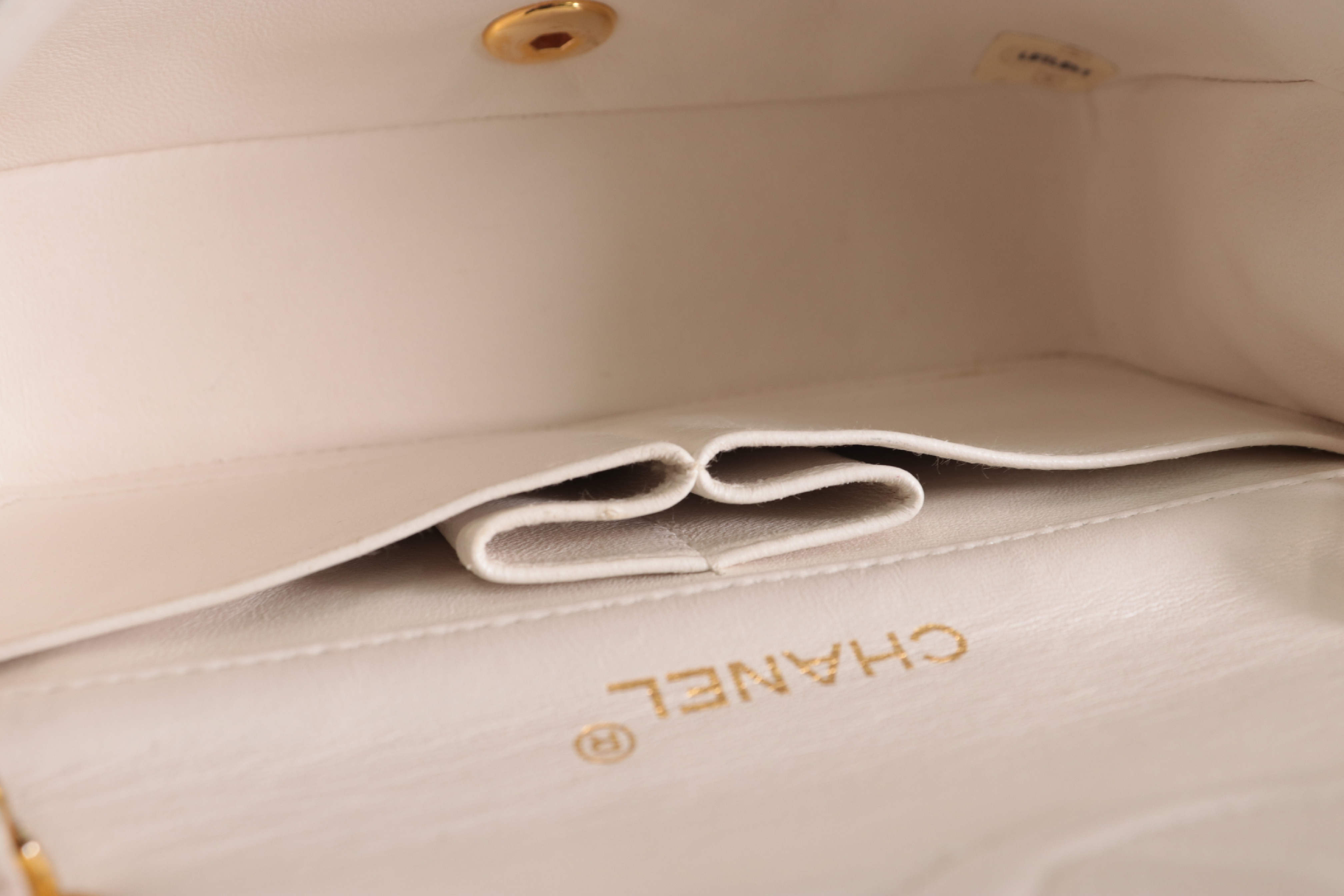 Full Flap Lambskin Chain Shoulder Bag, White, Series 1 — view 9