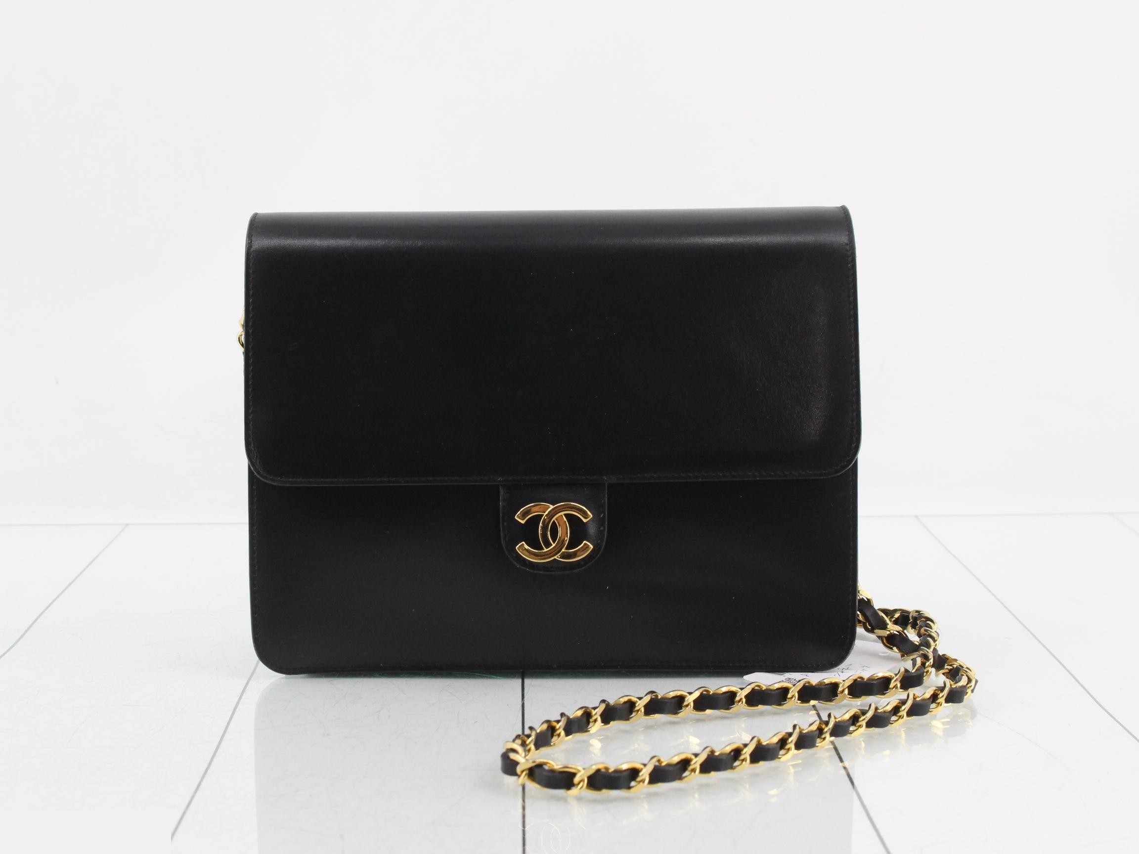 Leather chain shoulder bag