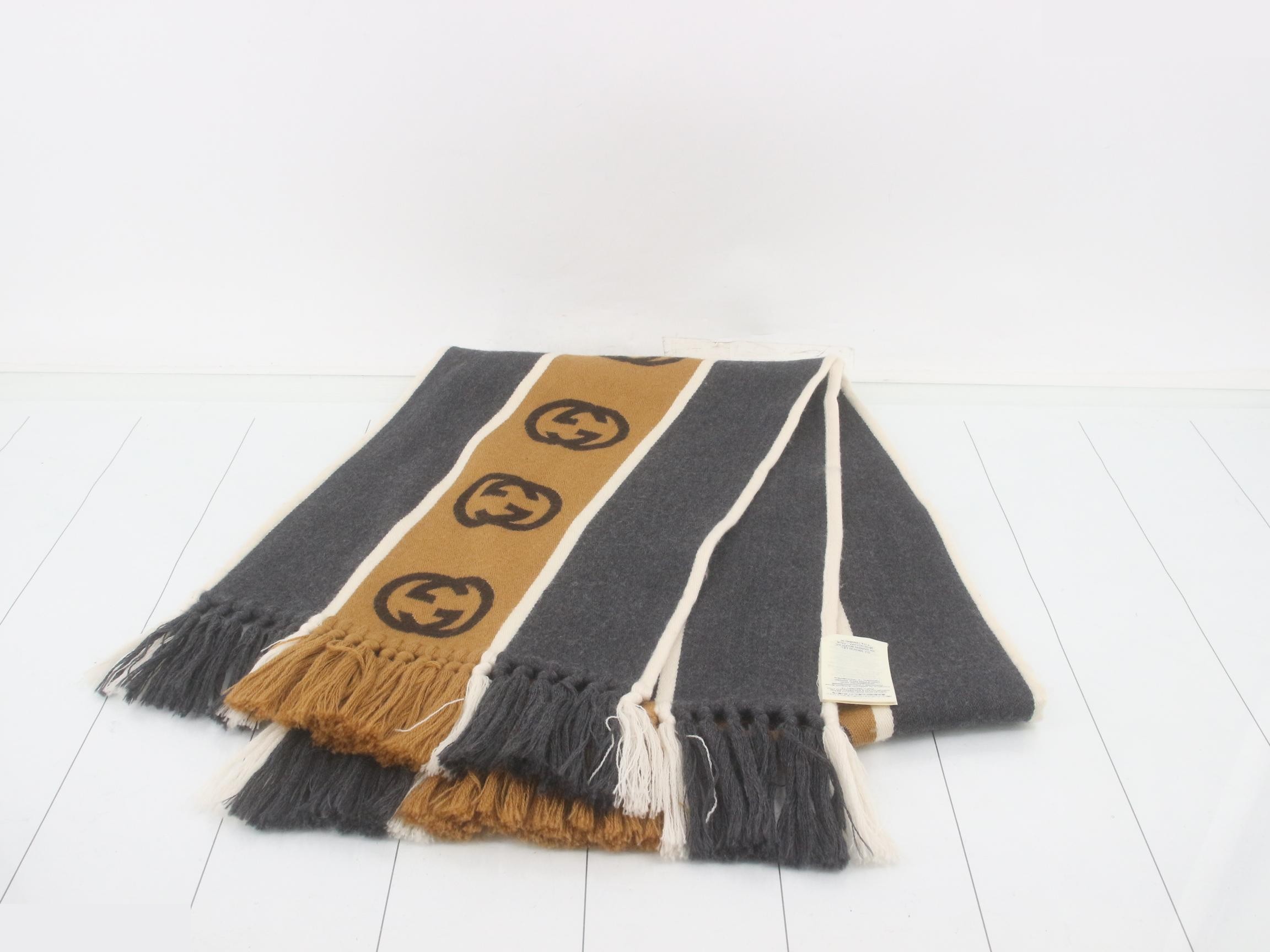 GG scarf with tag — view 2