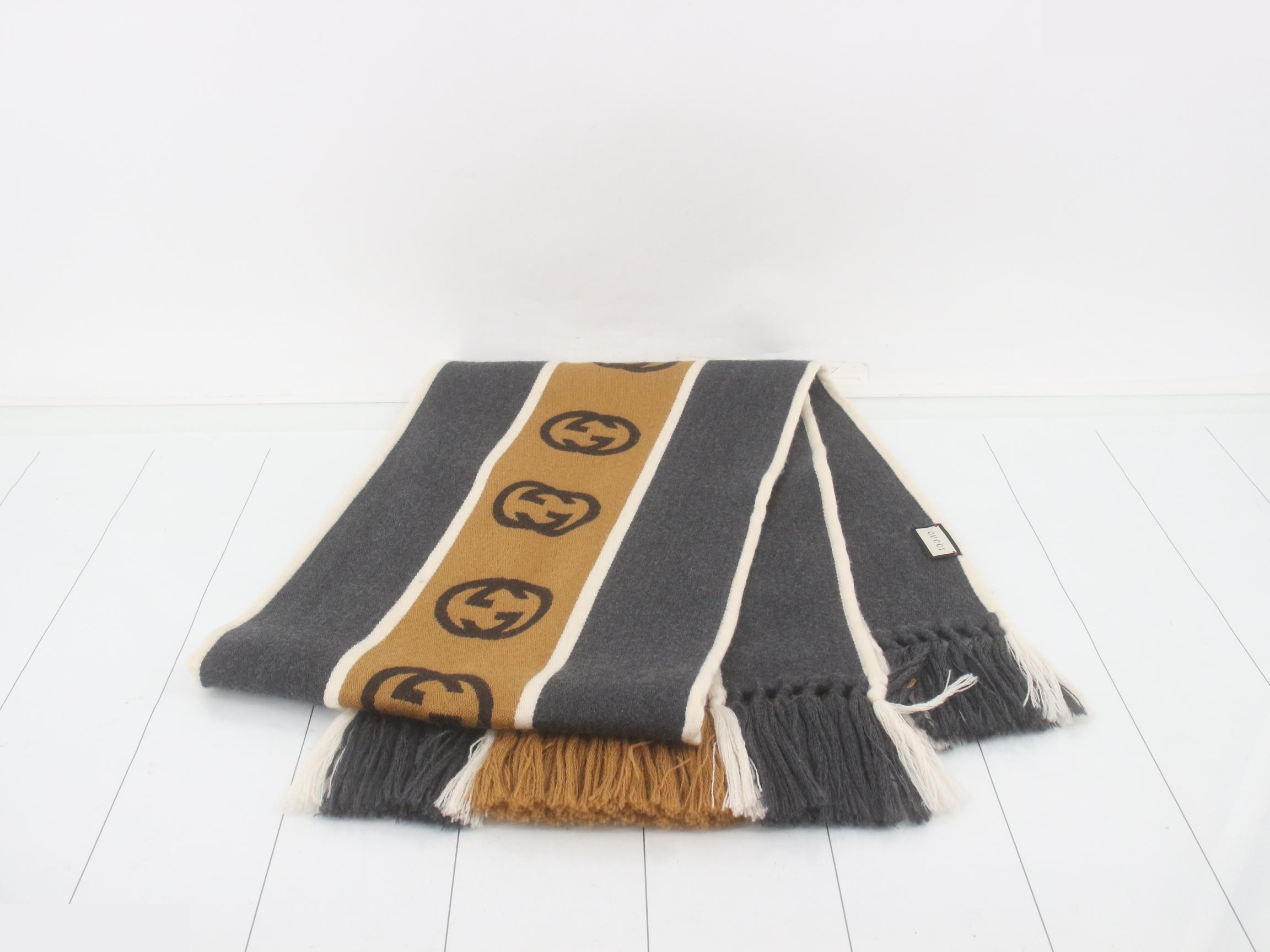 GG scarf with tag — view 3
