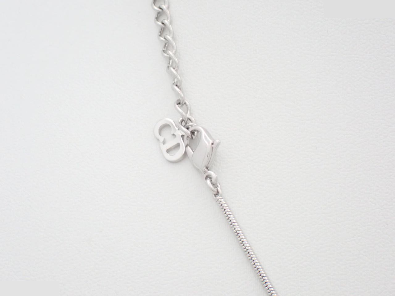 Other line: Precious metal necklaces and pendants, neck circumference approximately 42 cm. — view 2