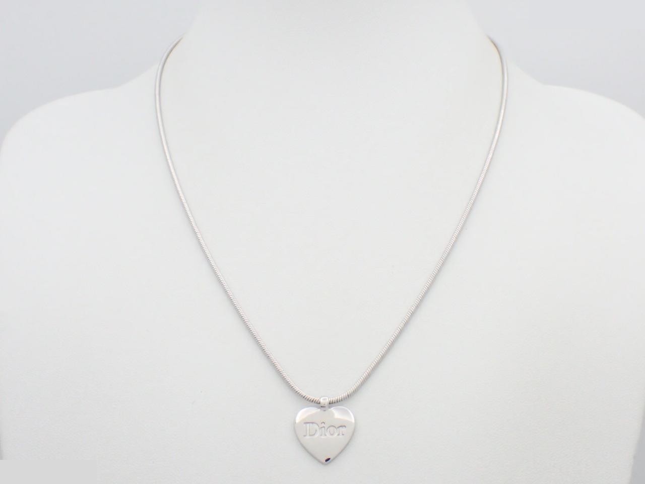 Other line: Precious metal necklaces and pendants, neck circumference approximately 42 cm. — view 3