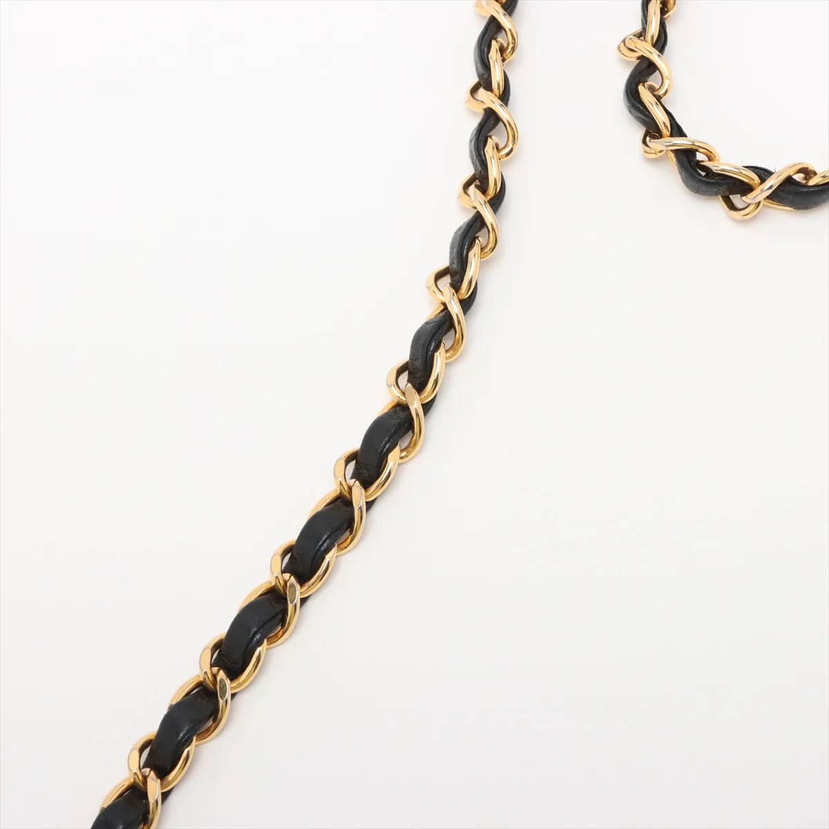 Matelasse Lambskin Single Flap Single Chain Bag Diana Flap Black Gold Hardware 2397440 2nd Edition — view 13