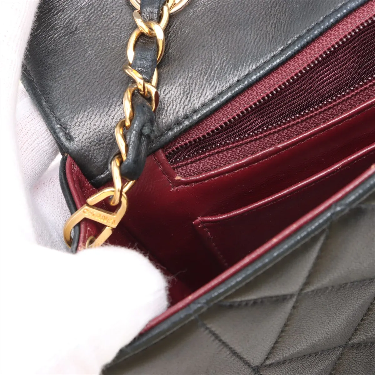 Matelasse Lambskin Single Flap Single Chain Bag Diana Flap Black Gold Hardware 2397440 2nd Edition — view 10