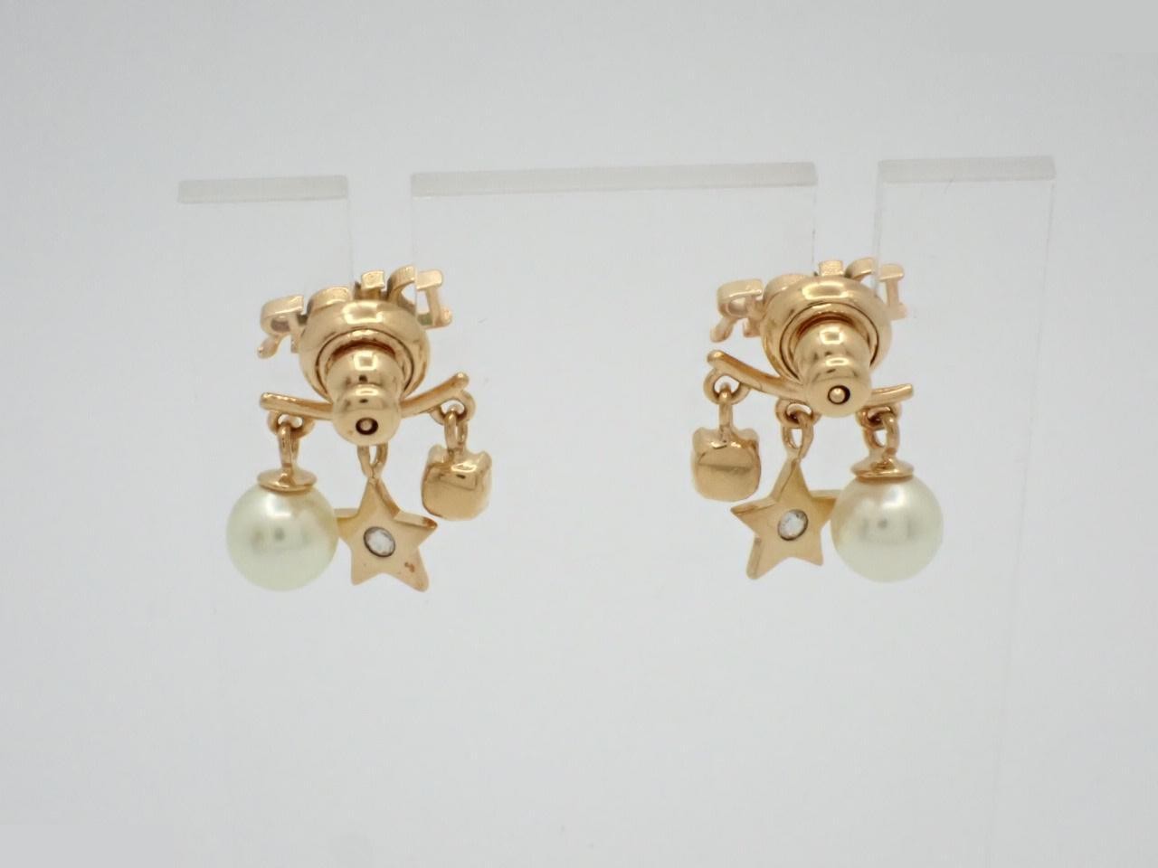 Gold earrings — view 2