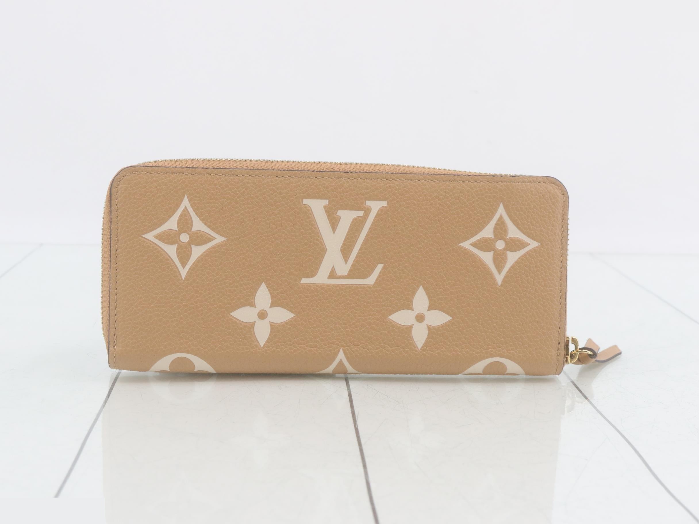 long wallet — view 2