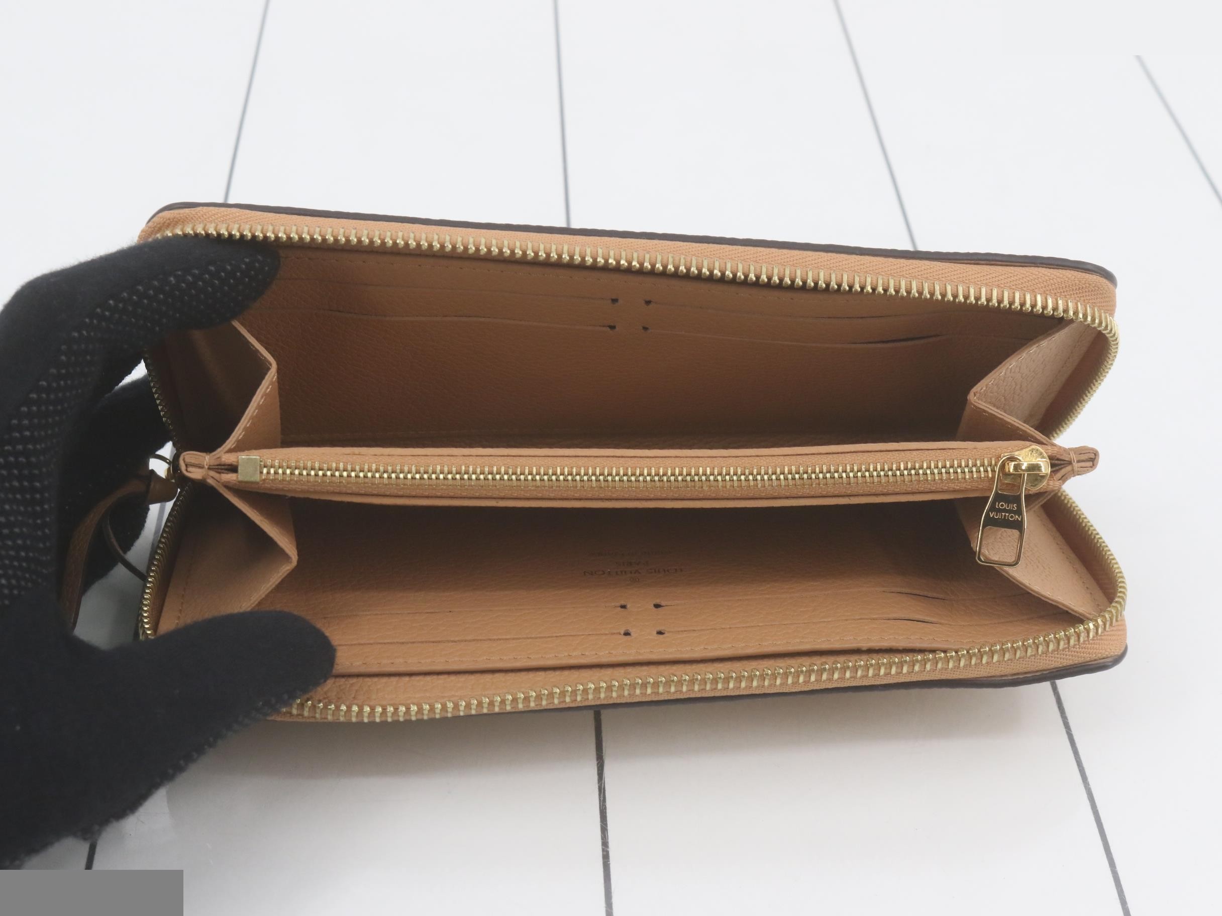long wallet — view 4