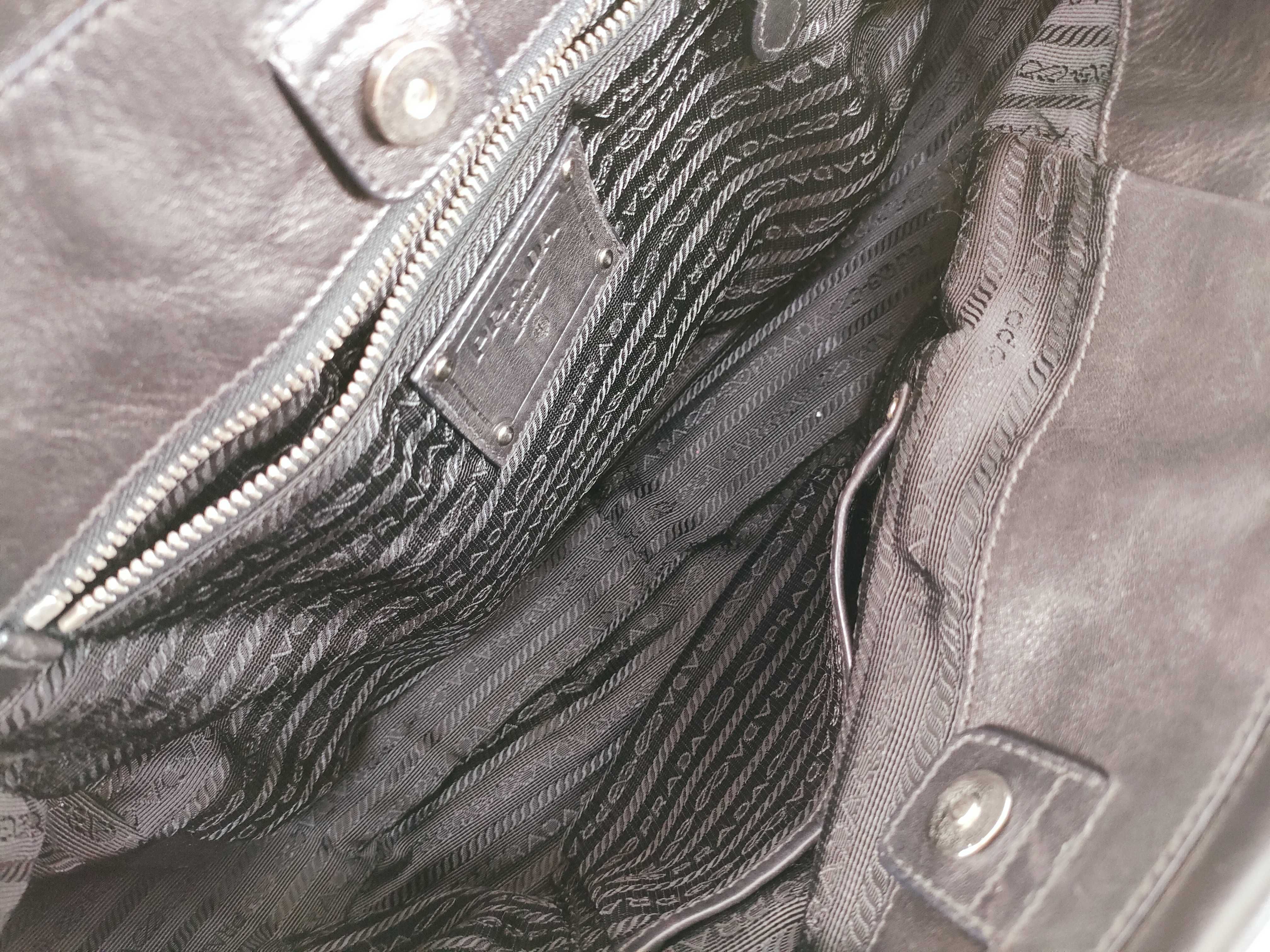 handbag, leather, black, with name tag. — view 11