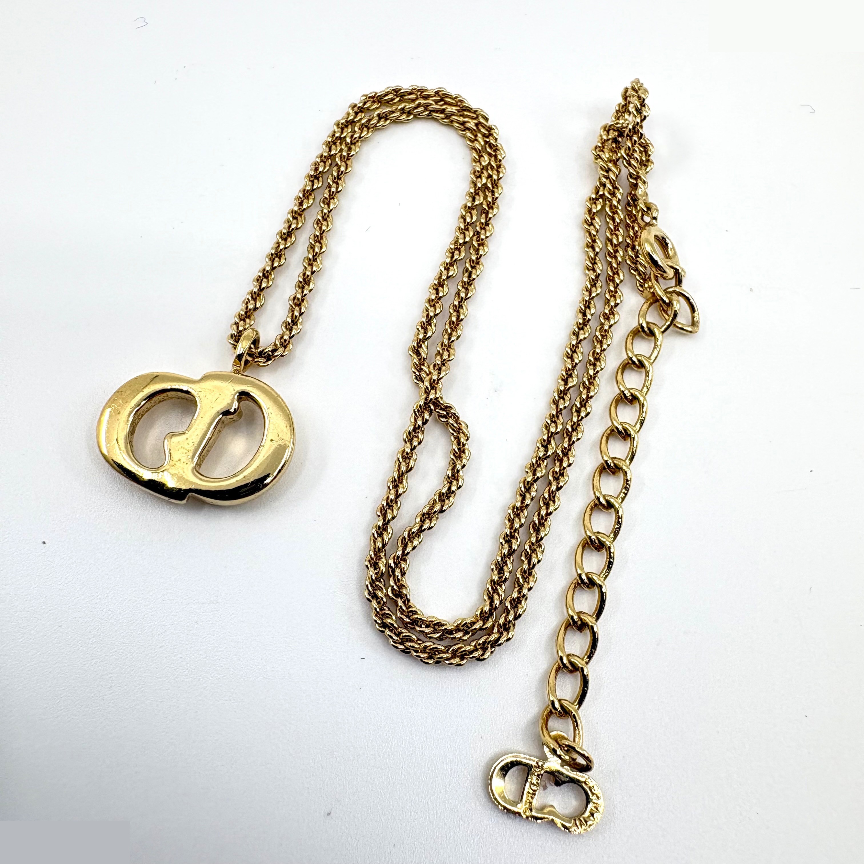 Trotter (precious metal) necklace pendant, chain approximately 43 cm — view 3