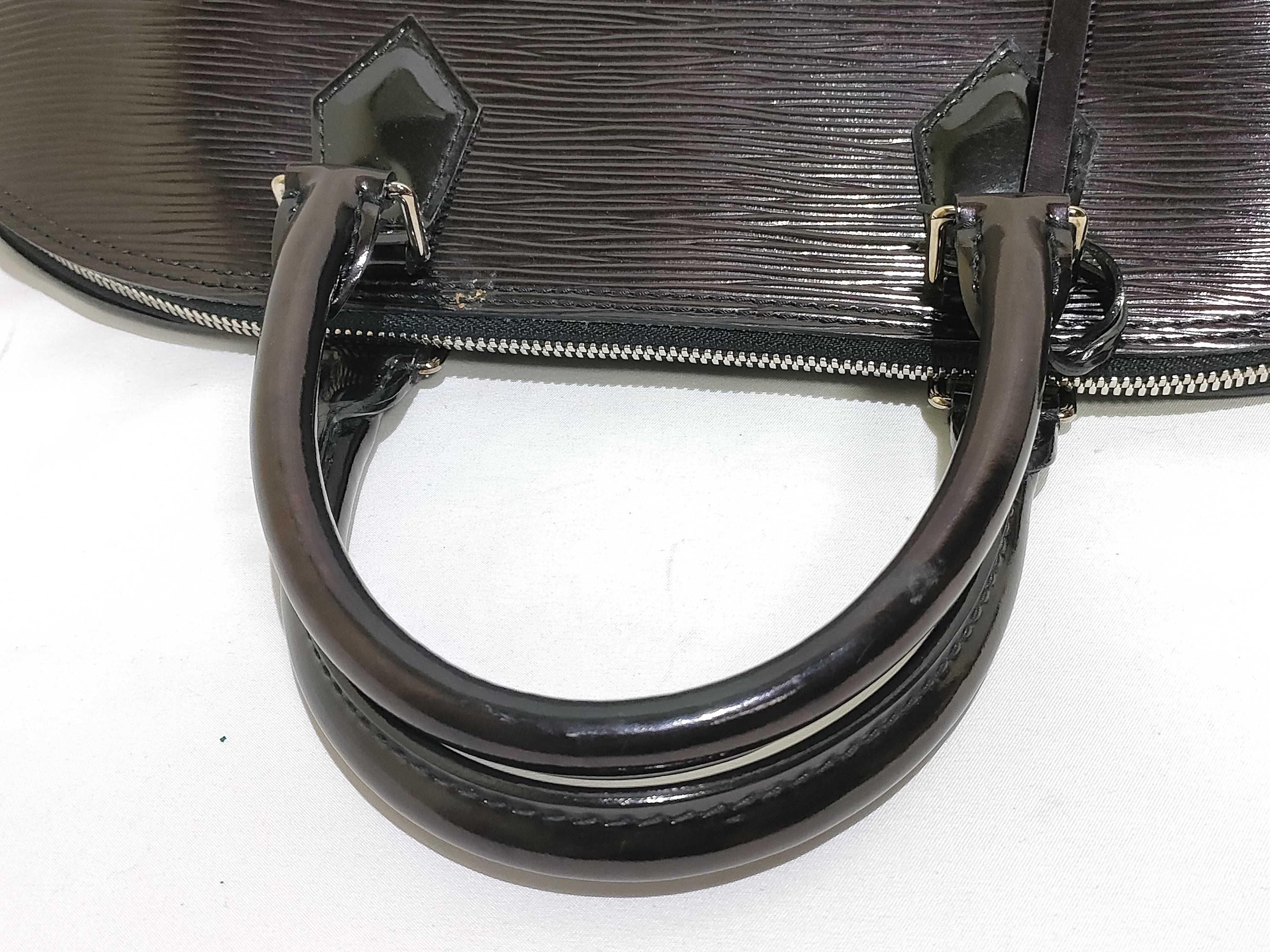 Epi ID- Epi Cowskin Alma GM M40452 Handbag — view 3
