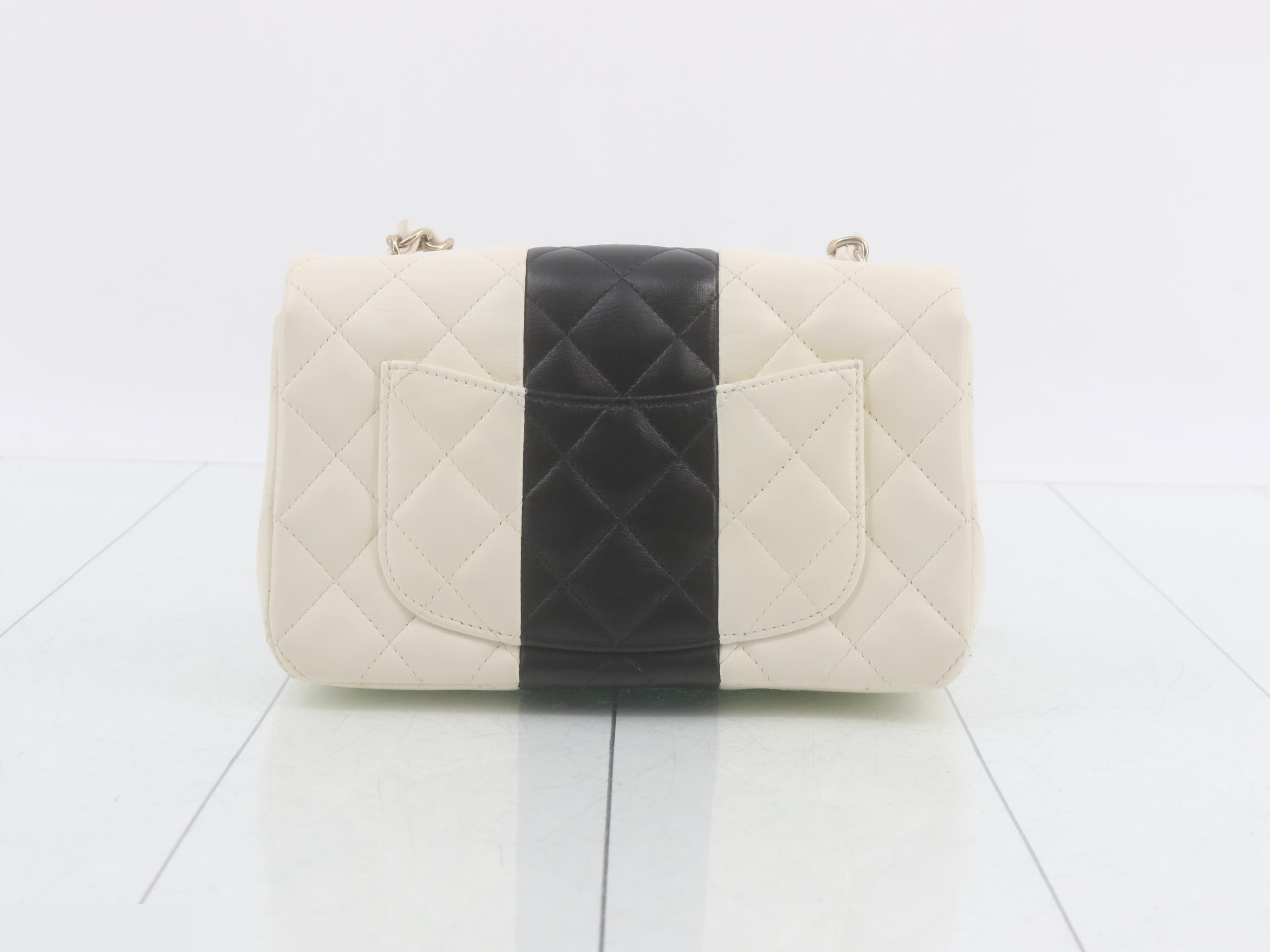 Matelassé (bag) - Shoulder bag — view 2