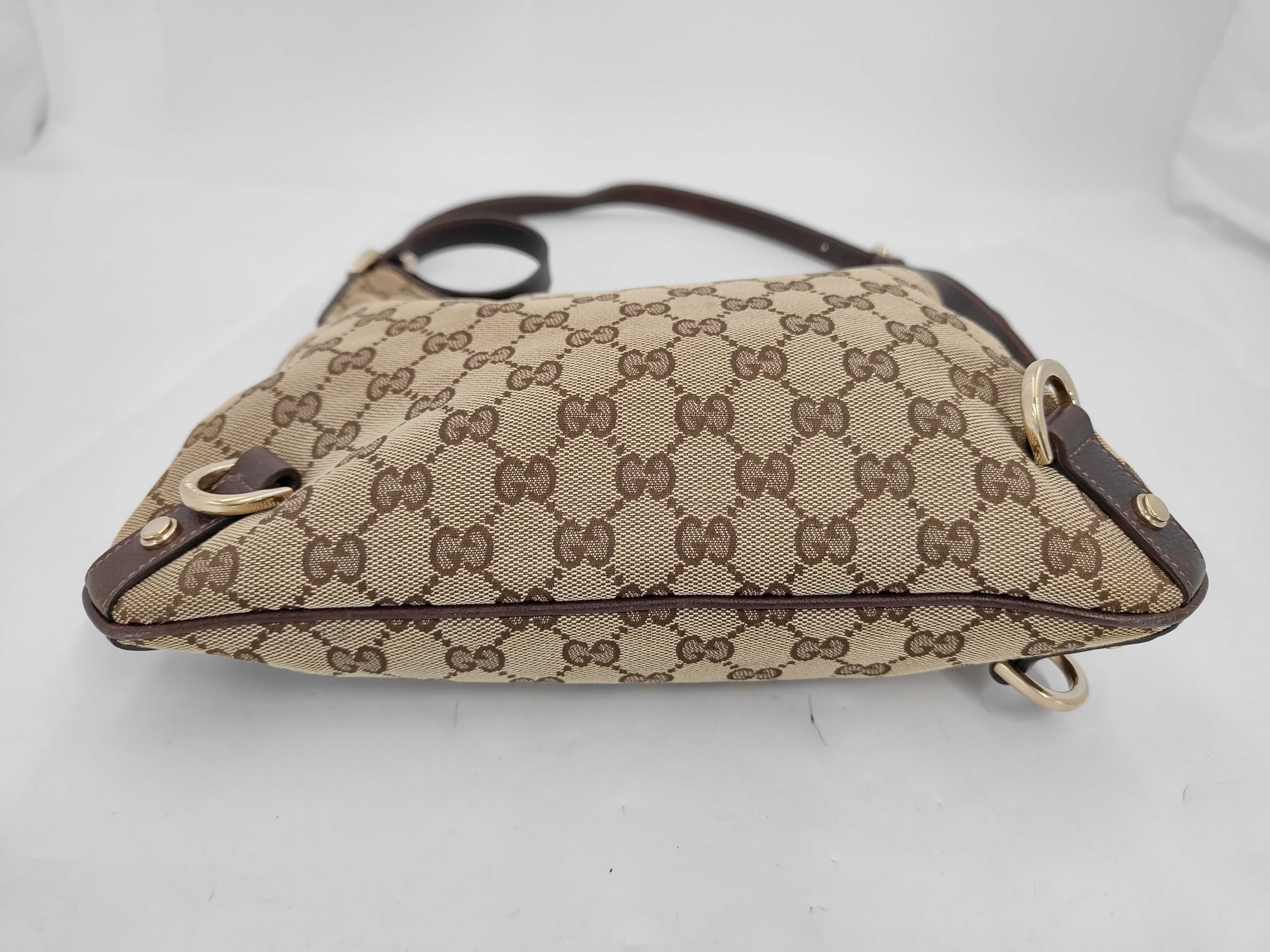 GG Canvas Shoulder Bag — view 3