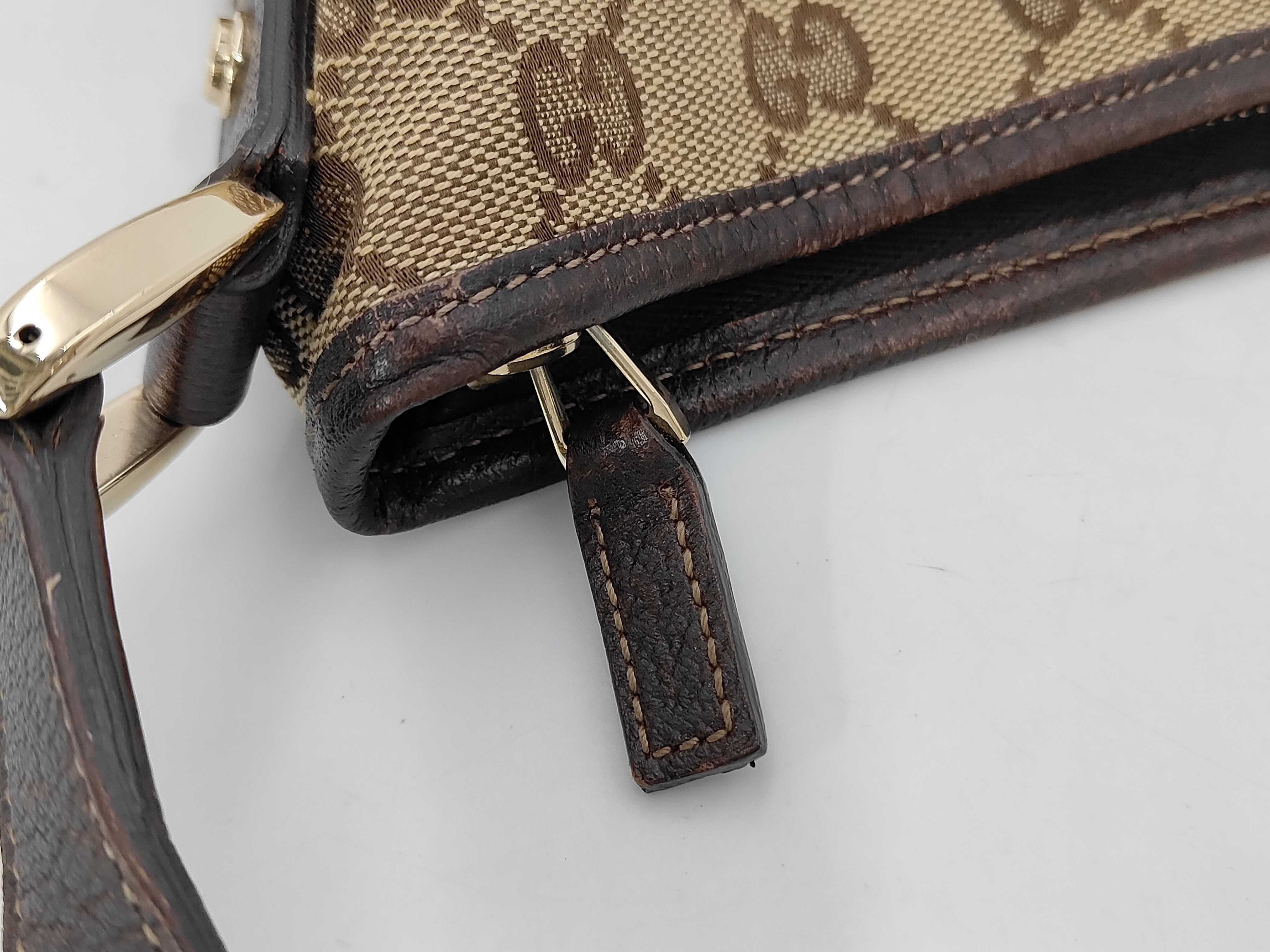 GG Canvas Shoulder Bag — view 8