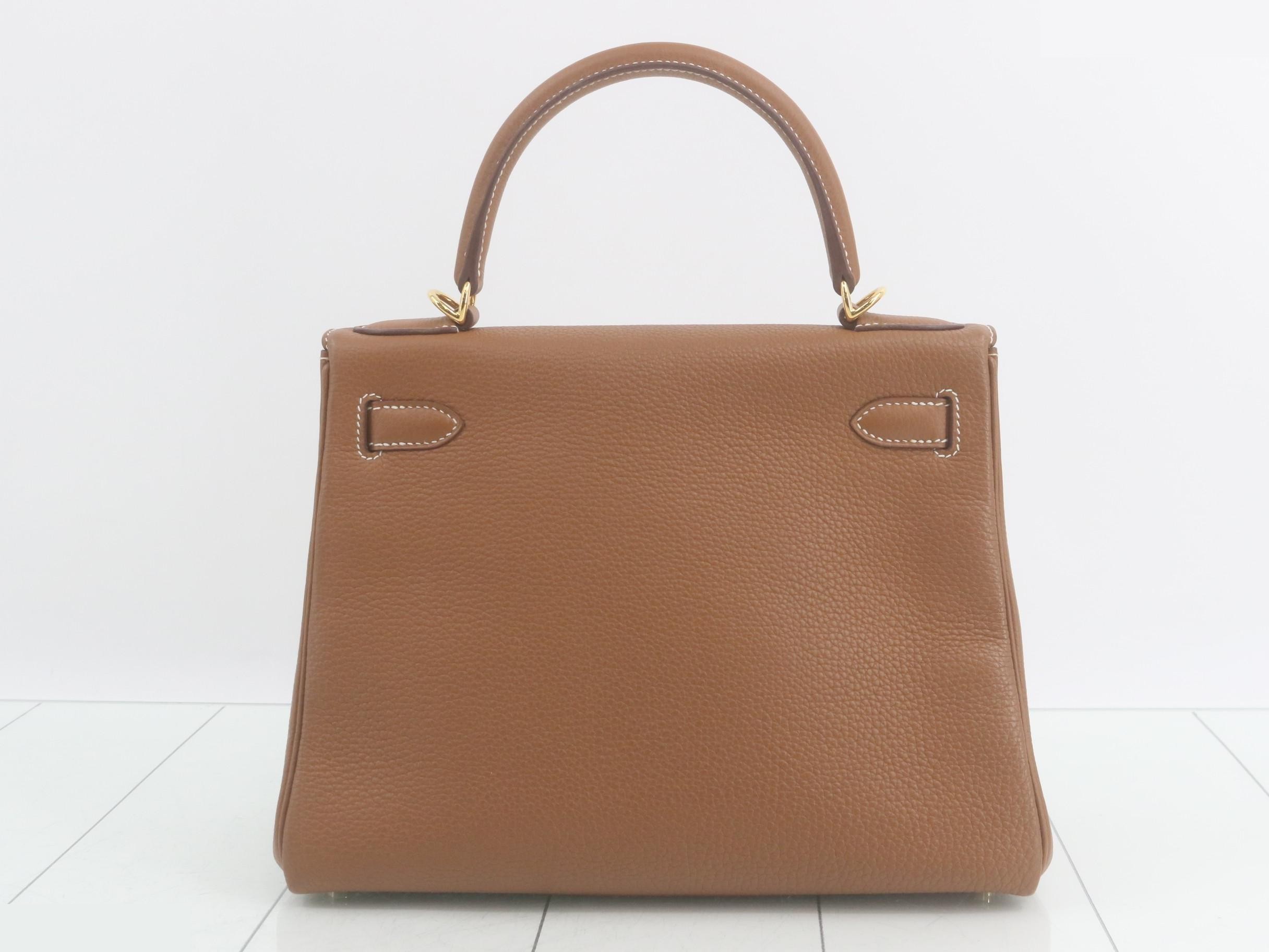 Kelly 28 Gold Shoulder Bag with Gold Hardware and D Stamp — view 3
