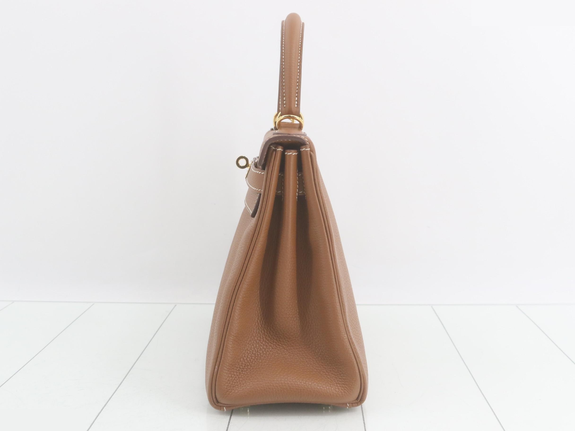 Kelly 28 Gold Shoulder Bag with Gold Hardware and D Stamp — view 4