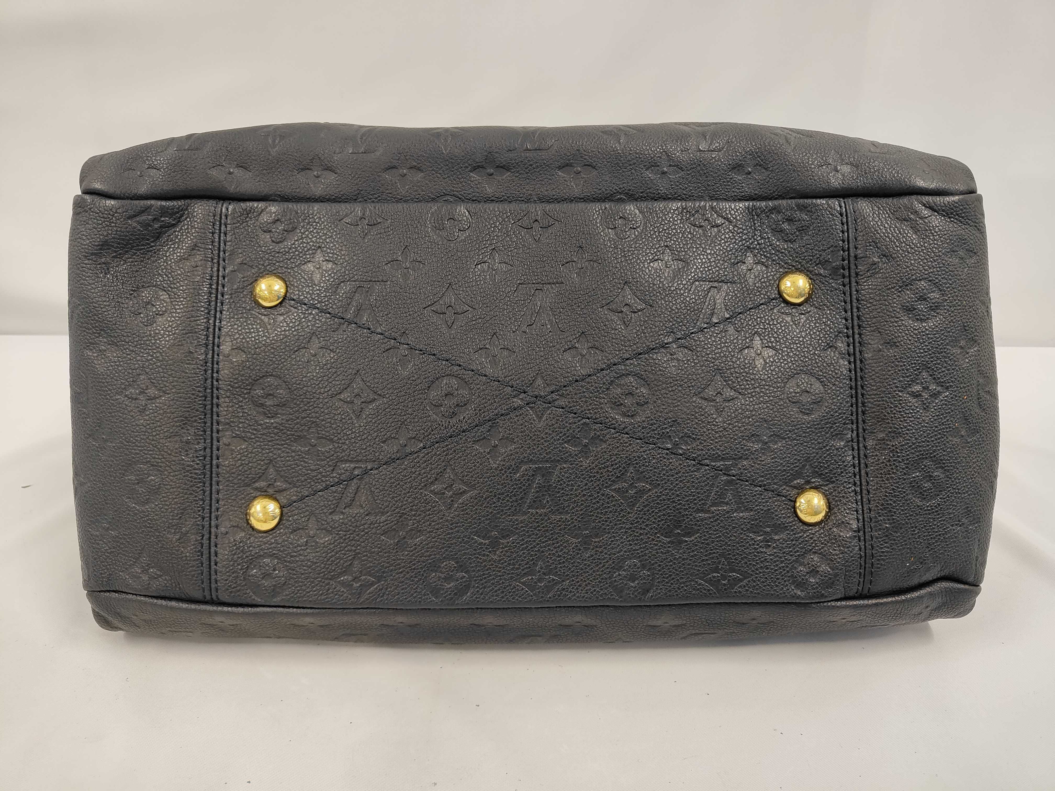 M93448 Empreinte Artsy MM Shoulder Bag Monogram Black Shoulder Bag — view 3
