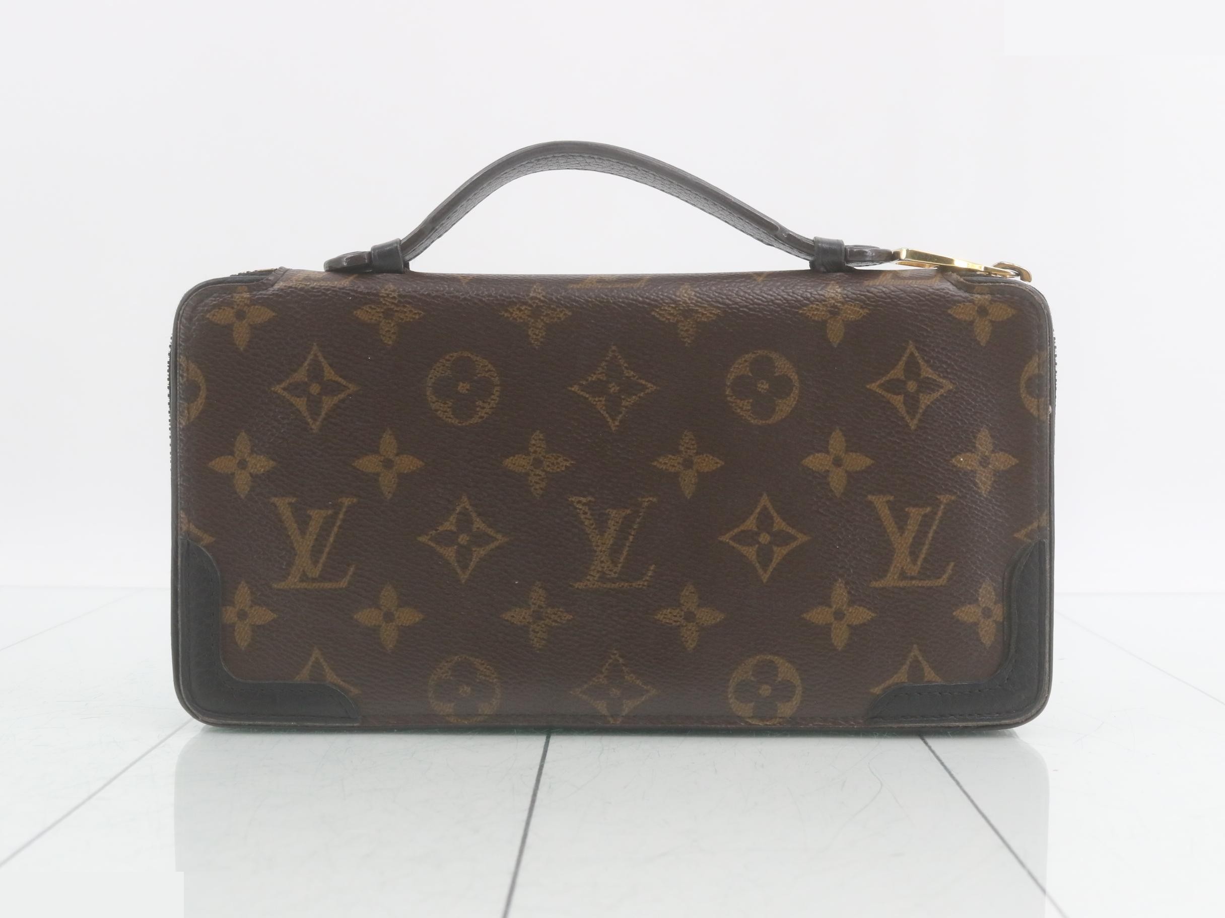 Monogram Macassar Case