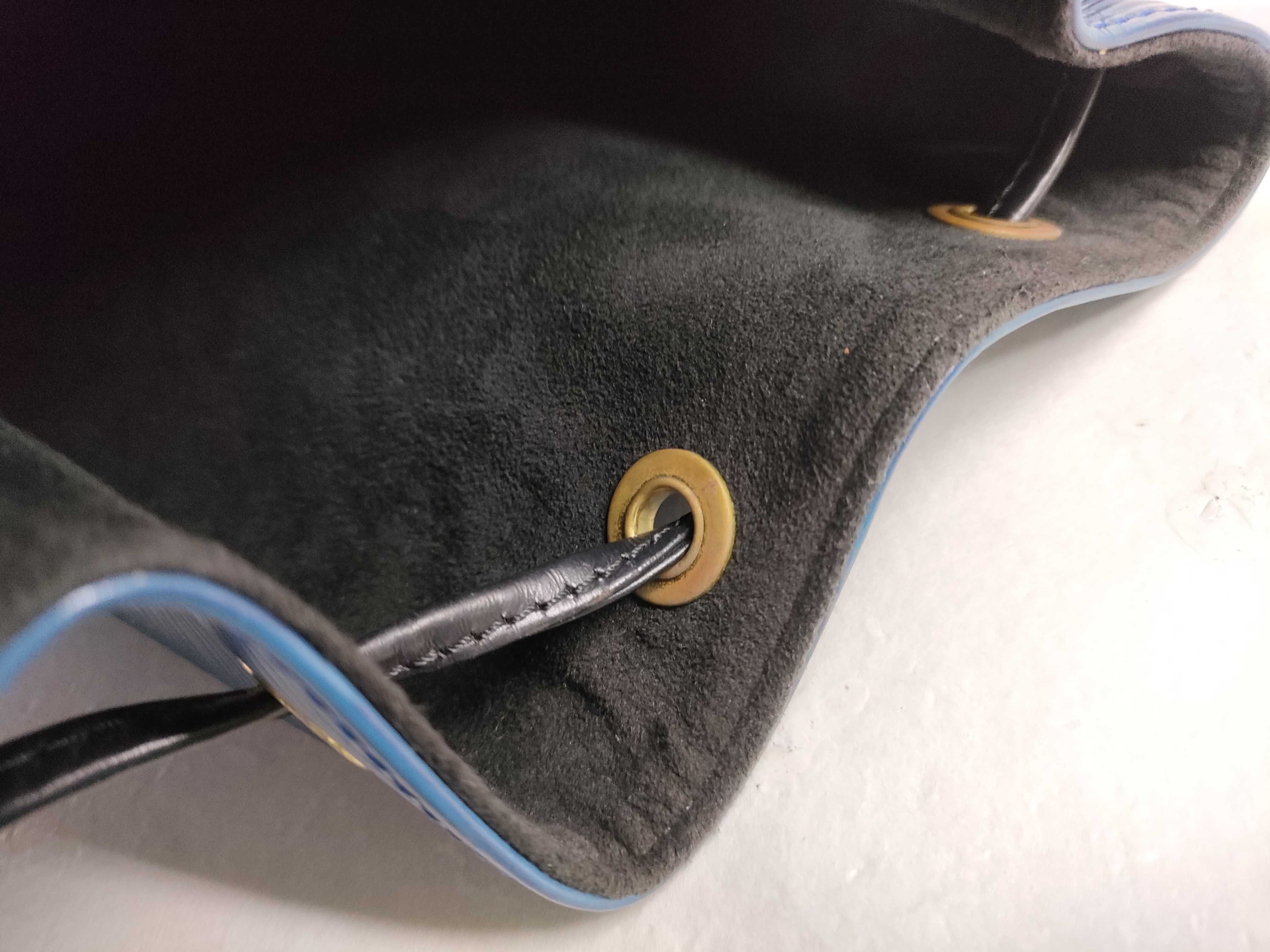 Epi Petit Noé Bicolor Shoulder Bag — view 12