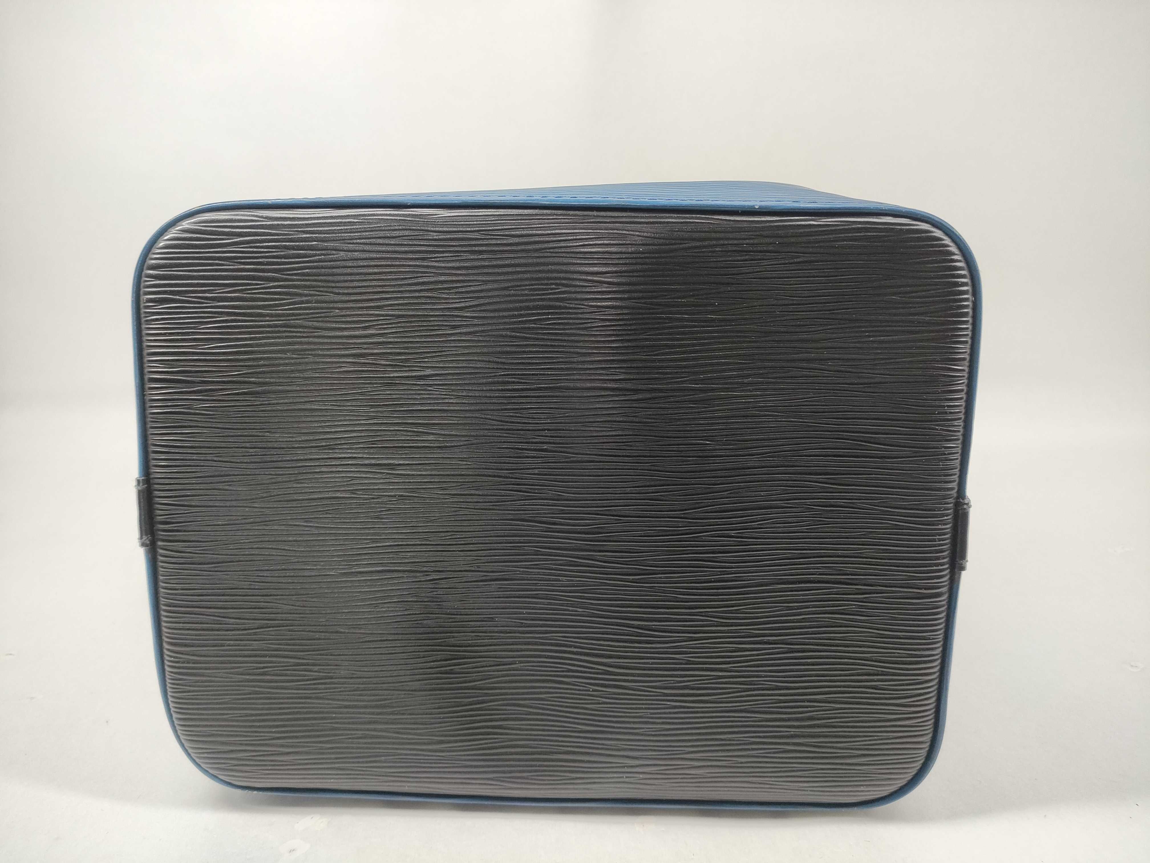 Epi Petit Noé Bicolor Shoulder Bag — view 3