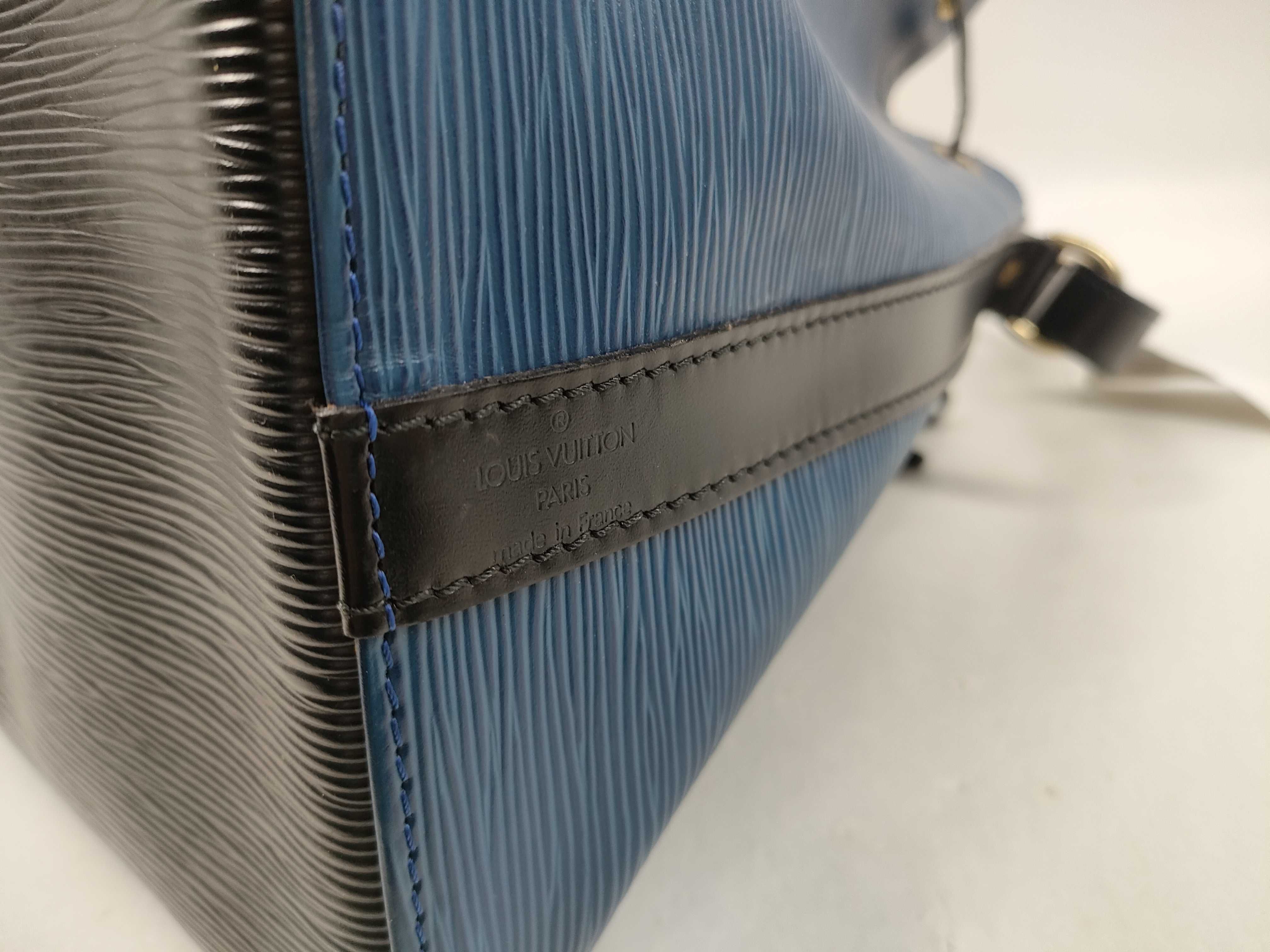 Epi Petit Noé Bicolor Shoulder Bag — view 5