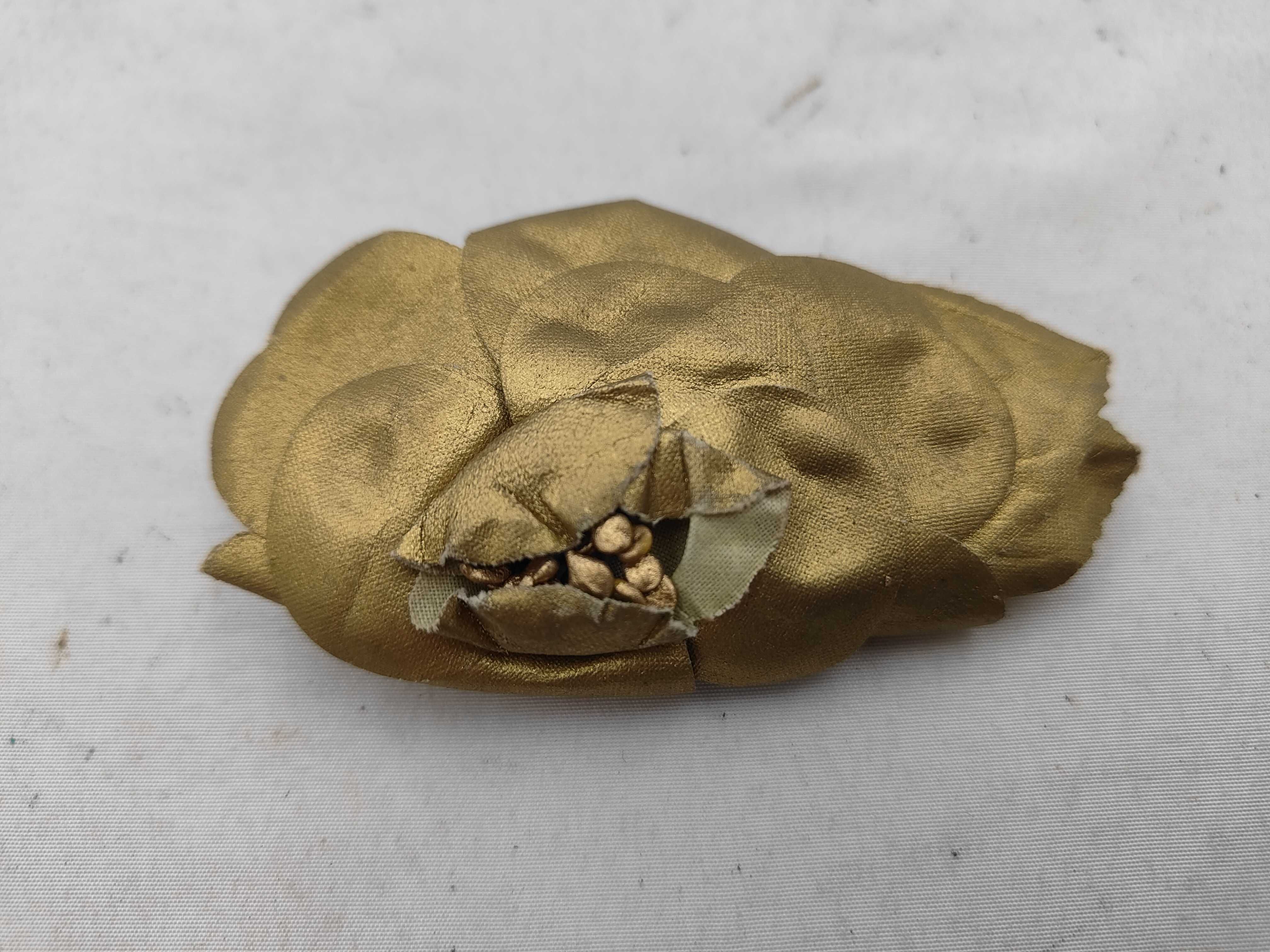 Flower Gold Brooch