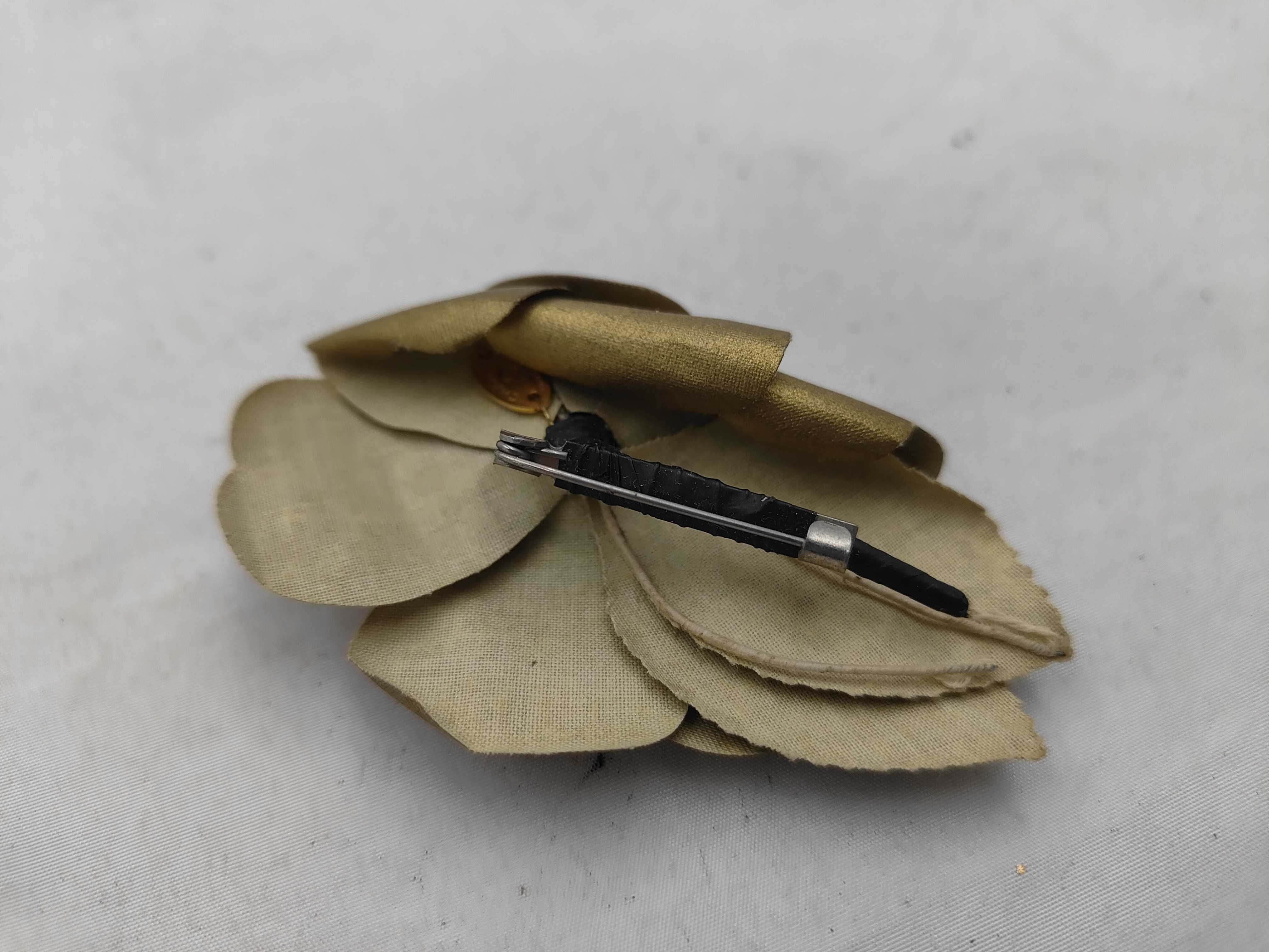 Flower Gold Brooch — view 2