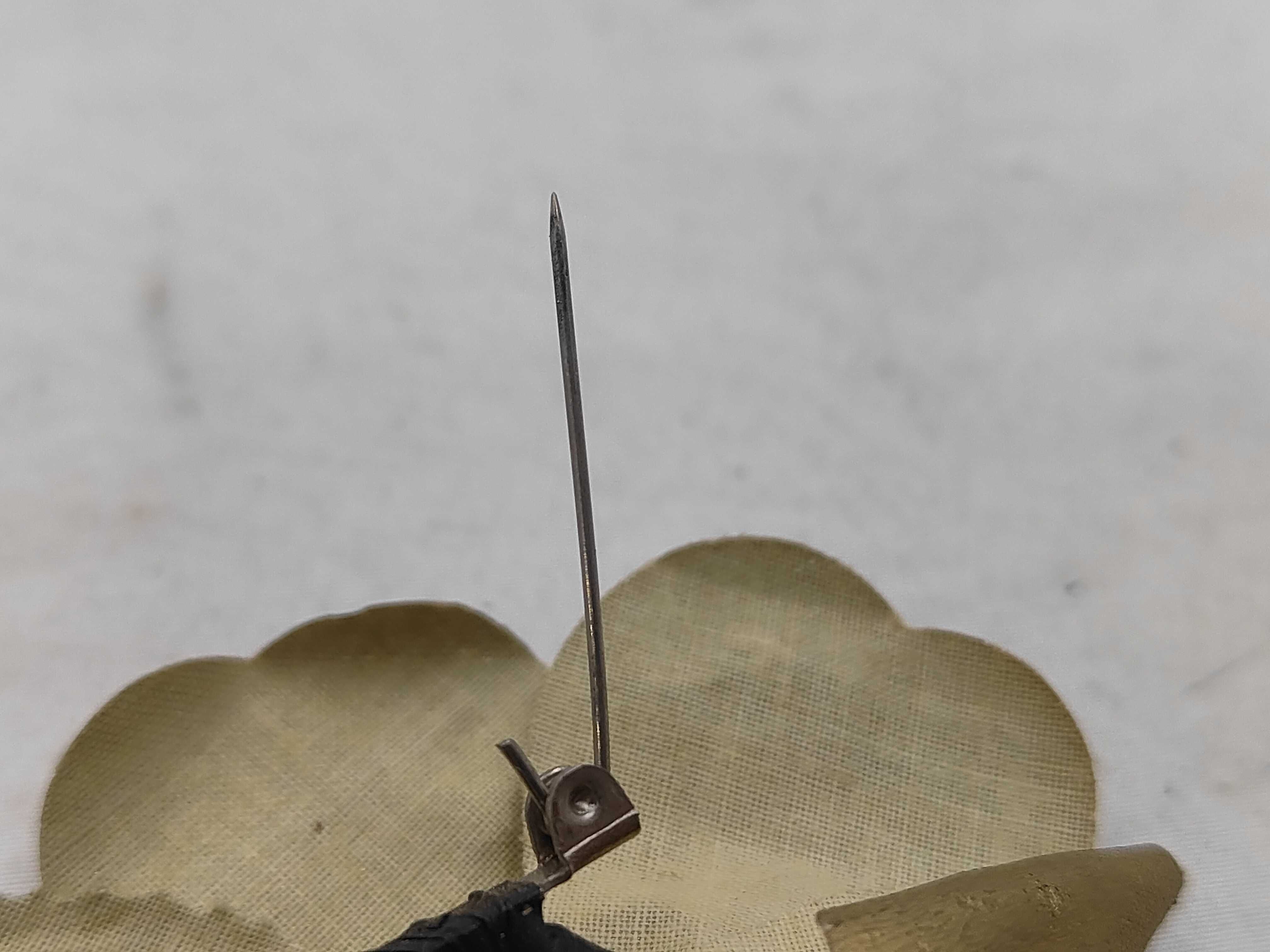 Flower Gold Brooch — view 3