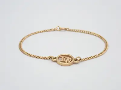 Bracelet, wrist circumference approximately 18.5 cm