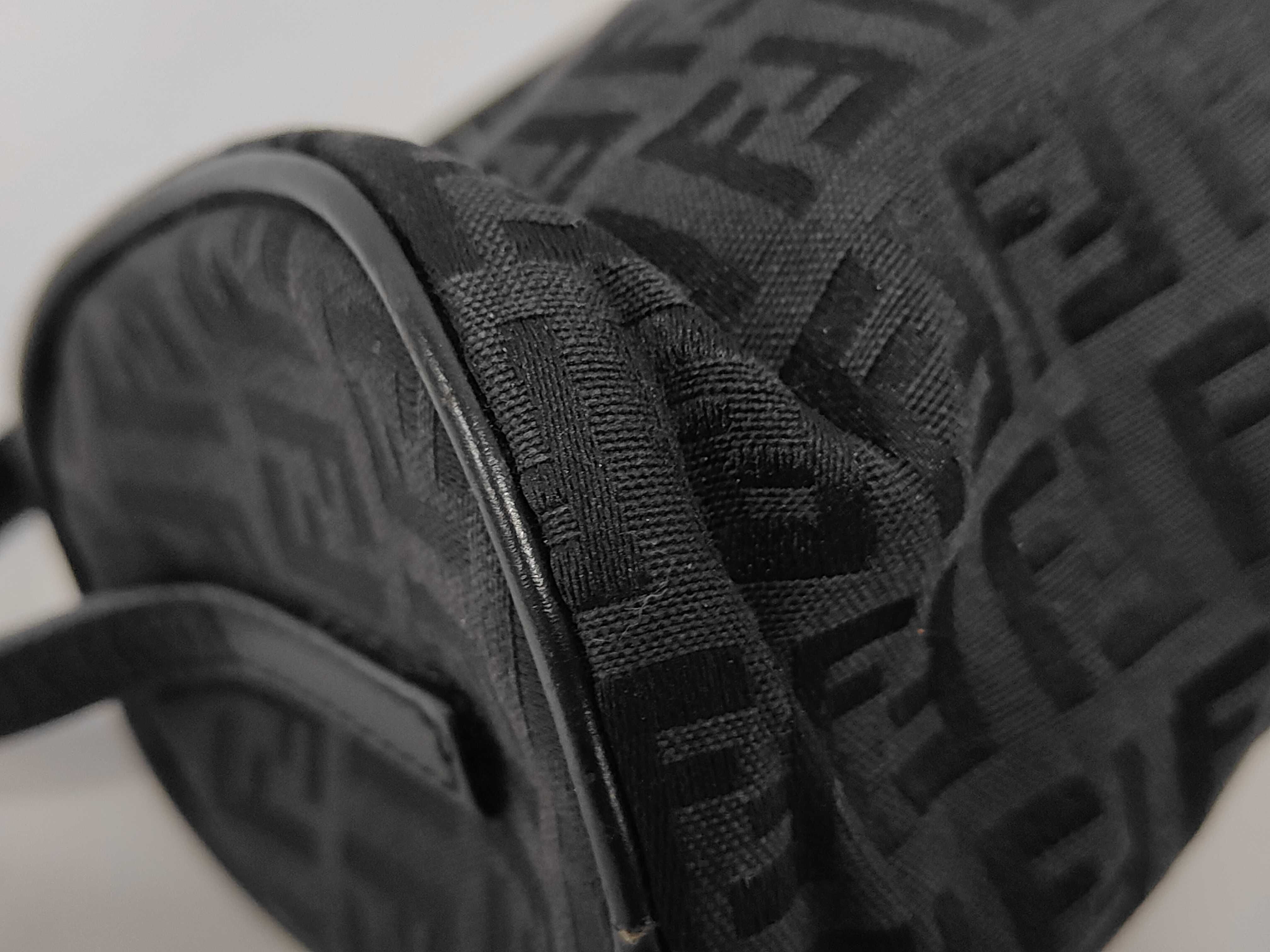handbag — view 4