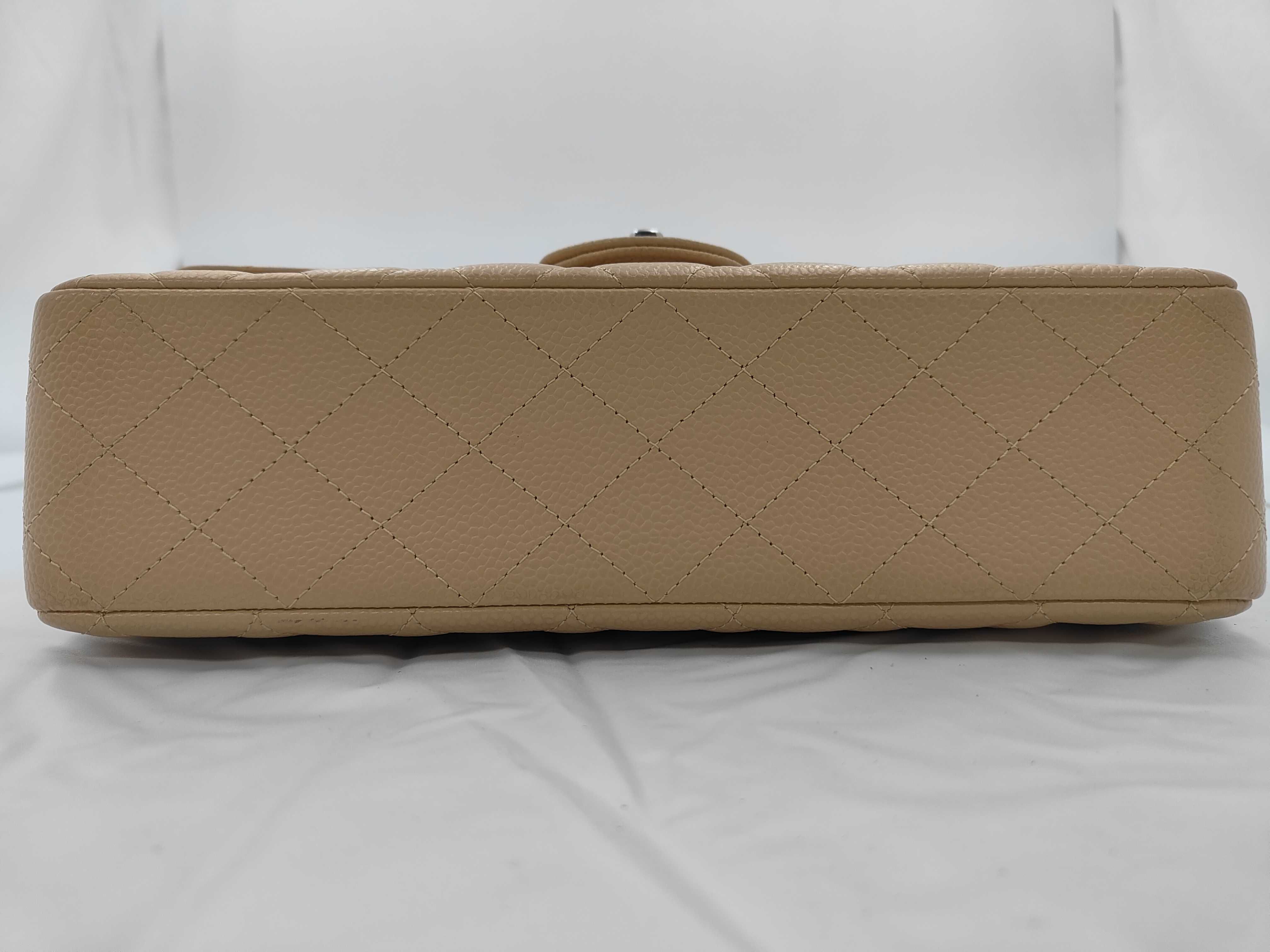 Matelassé 25 Double Flap Caviar Beige Chain Shoulder Bag — view 7