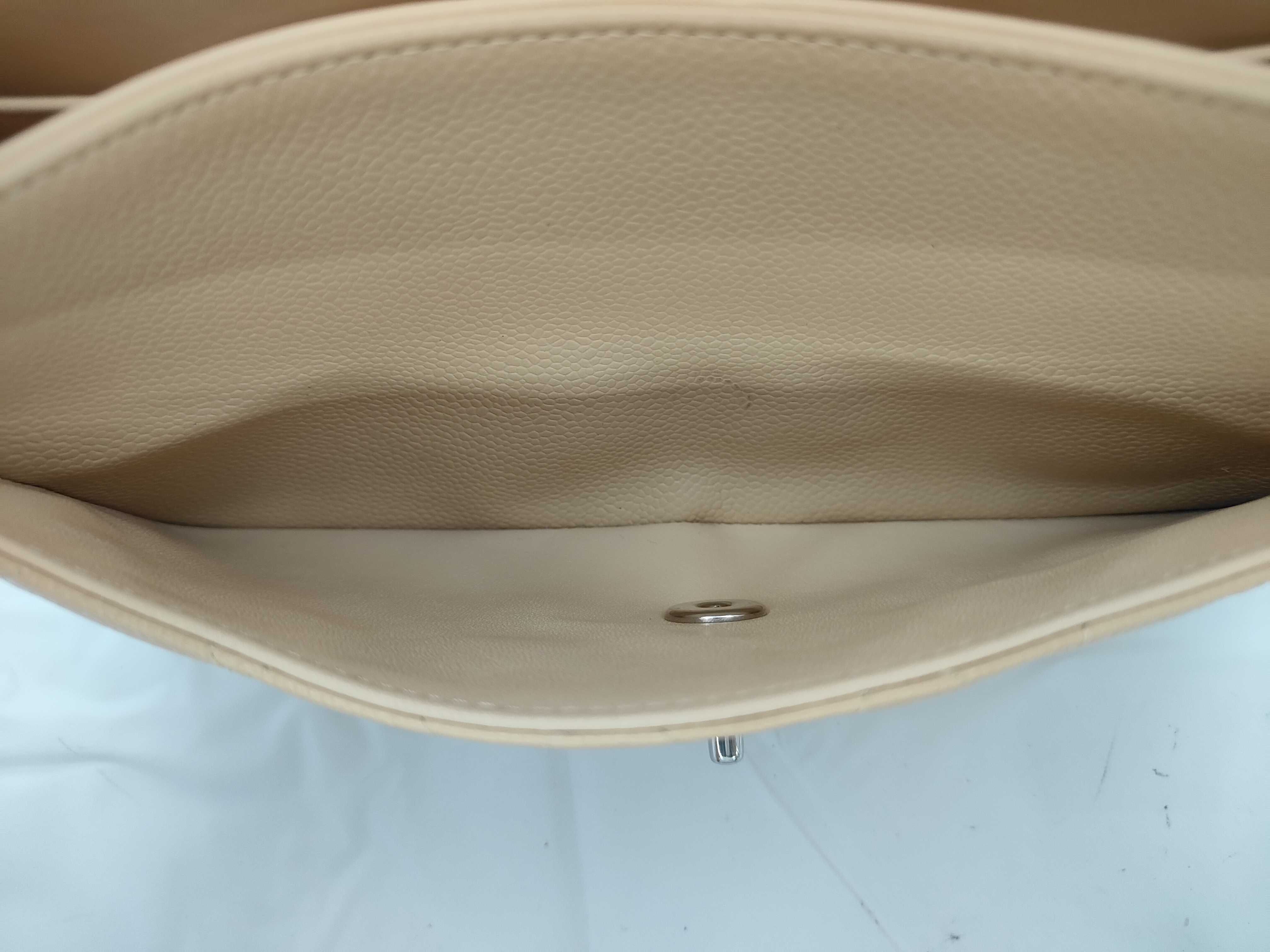 Matelassé 25 Double Flap Caviar Beige Chain Shoulder Bag — view 9