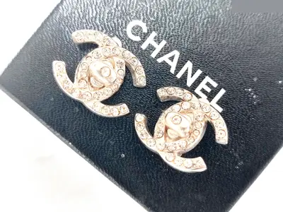 Coco Mark Turnlock Rhinestone Earrings 96A