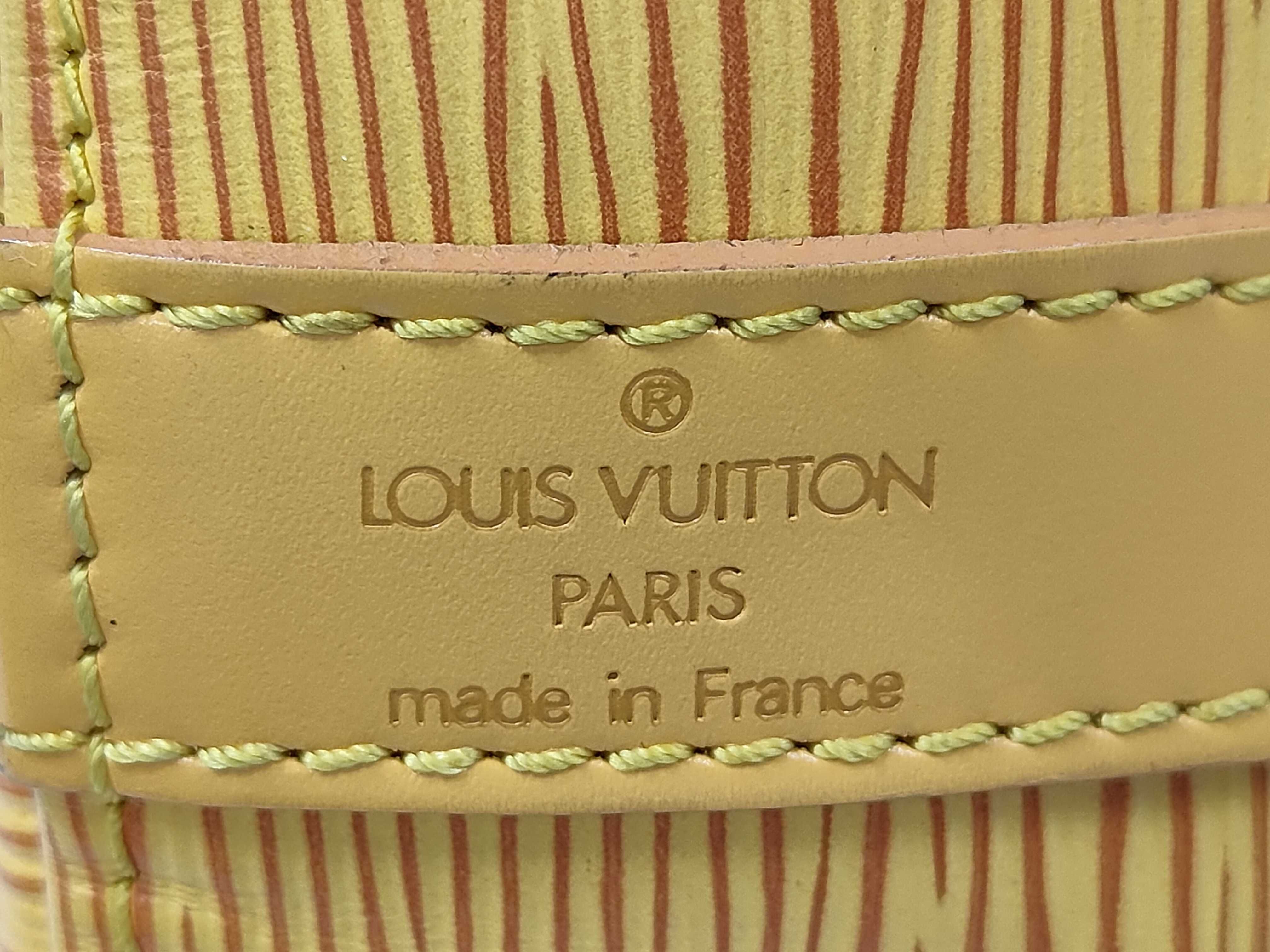 Epi Petit Noé Lilac Shoulder Bag — view 8