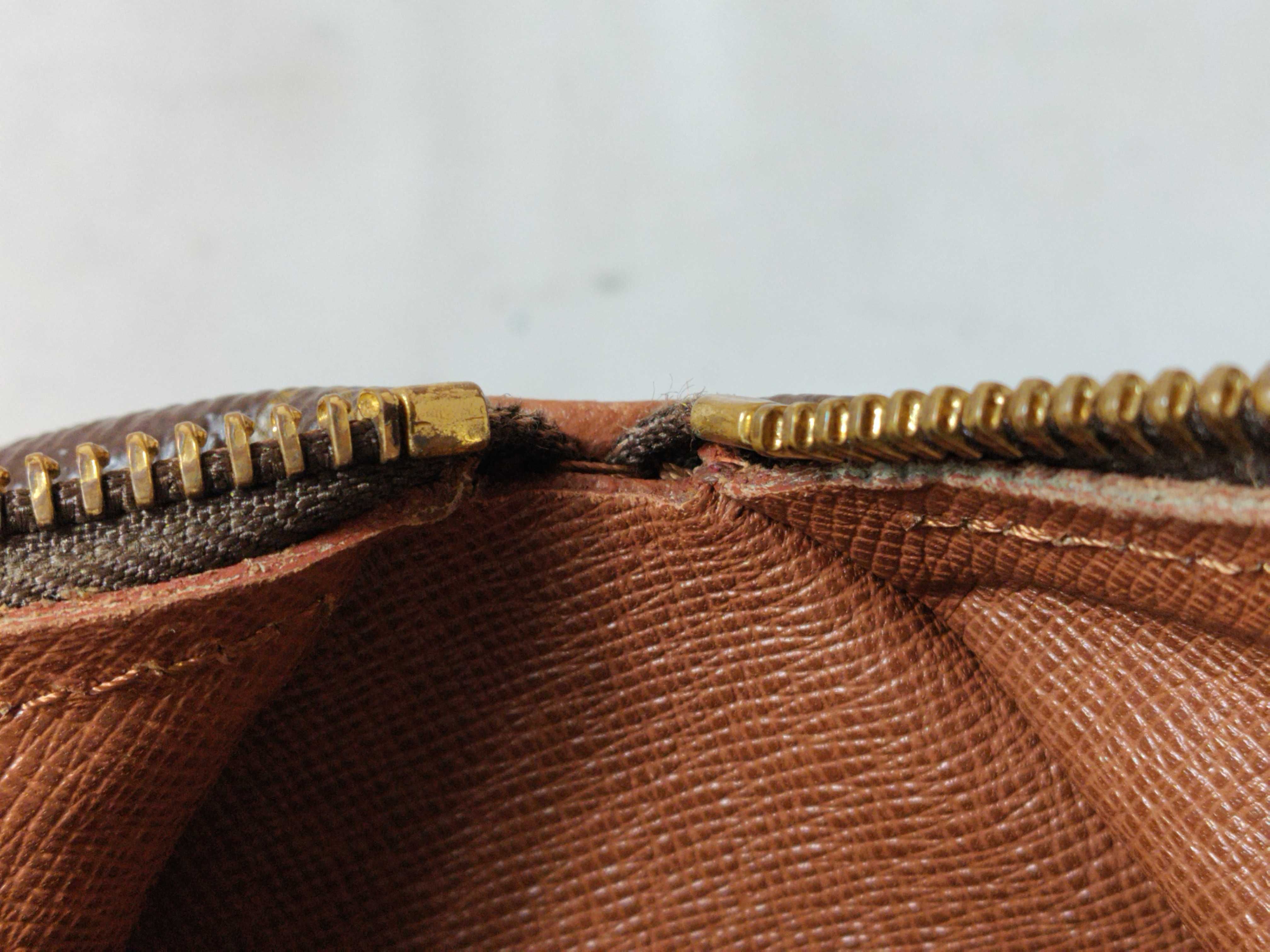 Monogram M51386 Papillon 26 (Old Model) Handbag — view 9