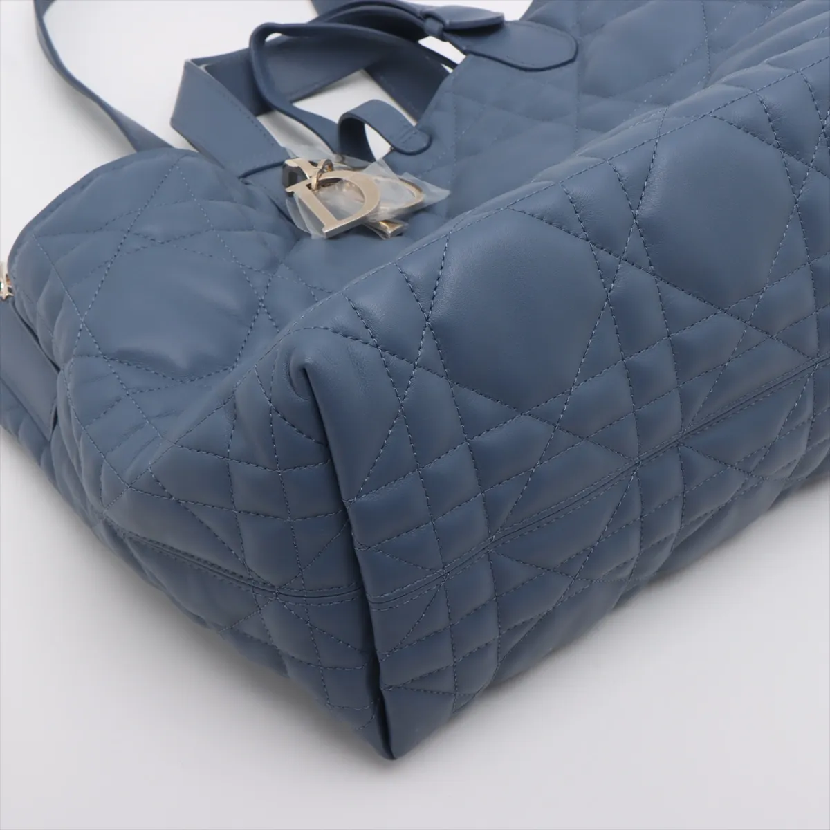 Macro Cannage Toujours Leather Handbag, Blue Star Mark — view 6