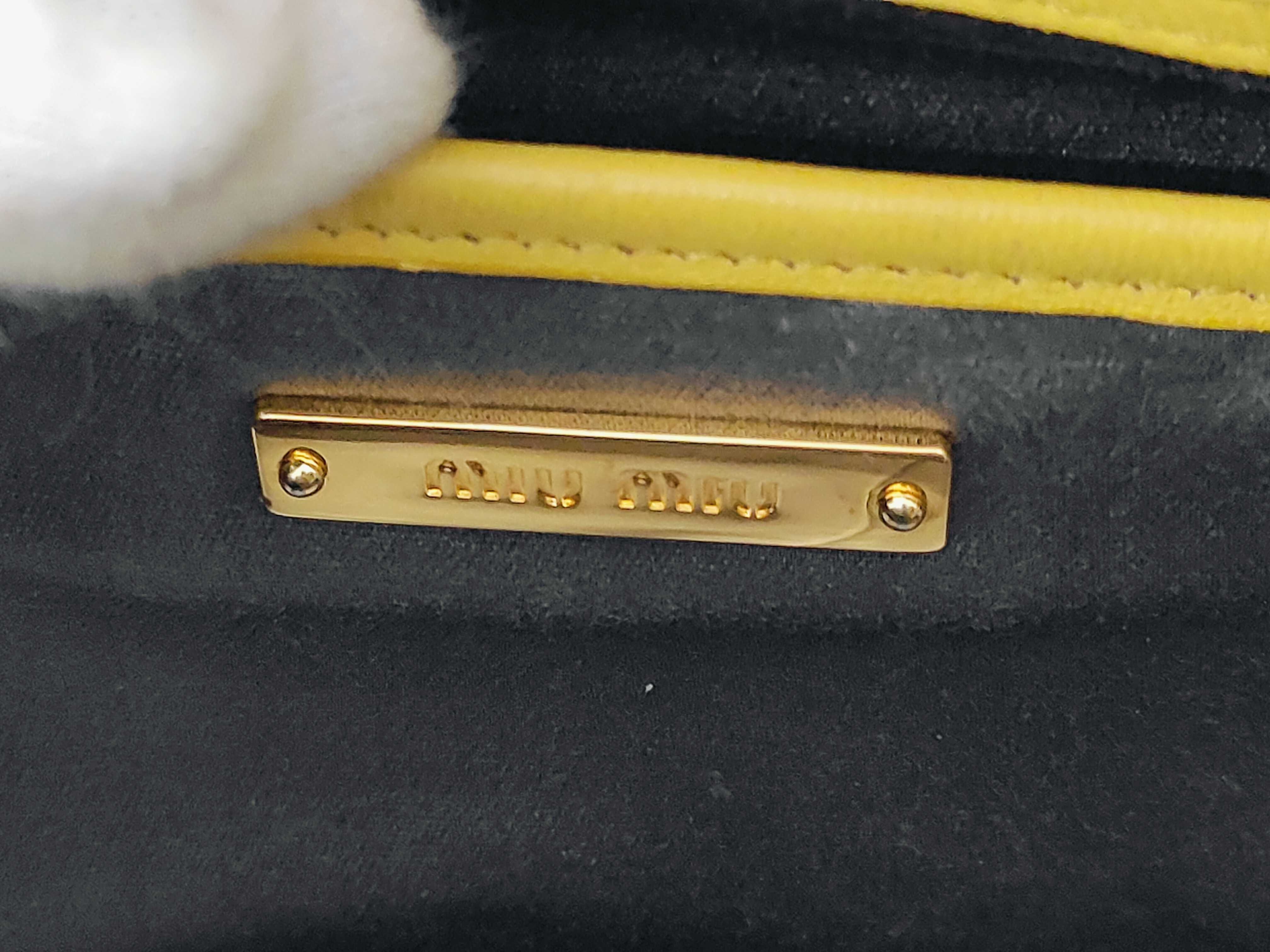 SG-Plong? gathered leather handbag, yellow. — view 9