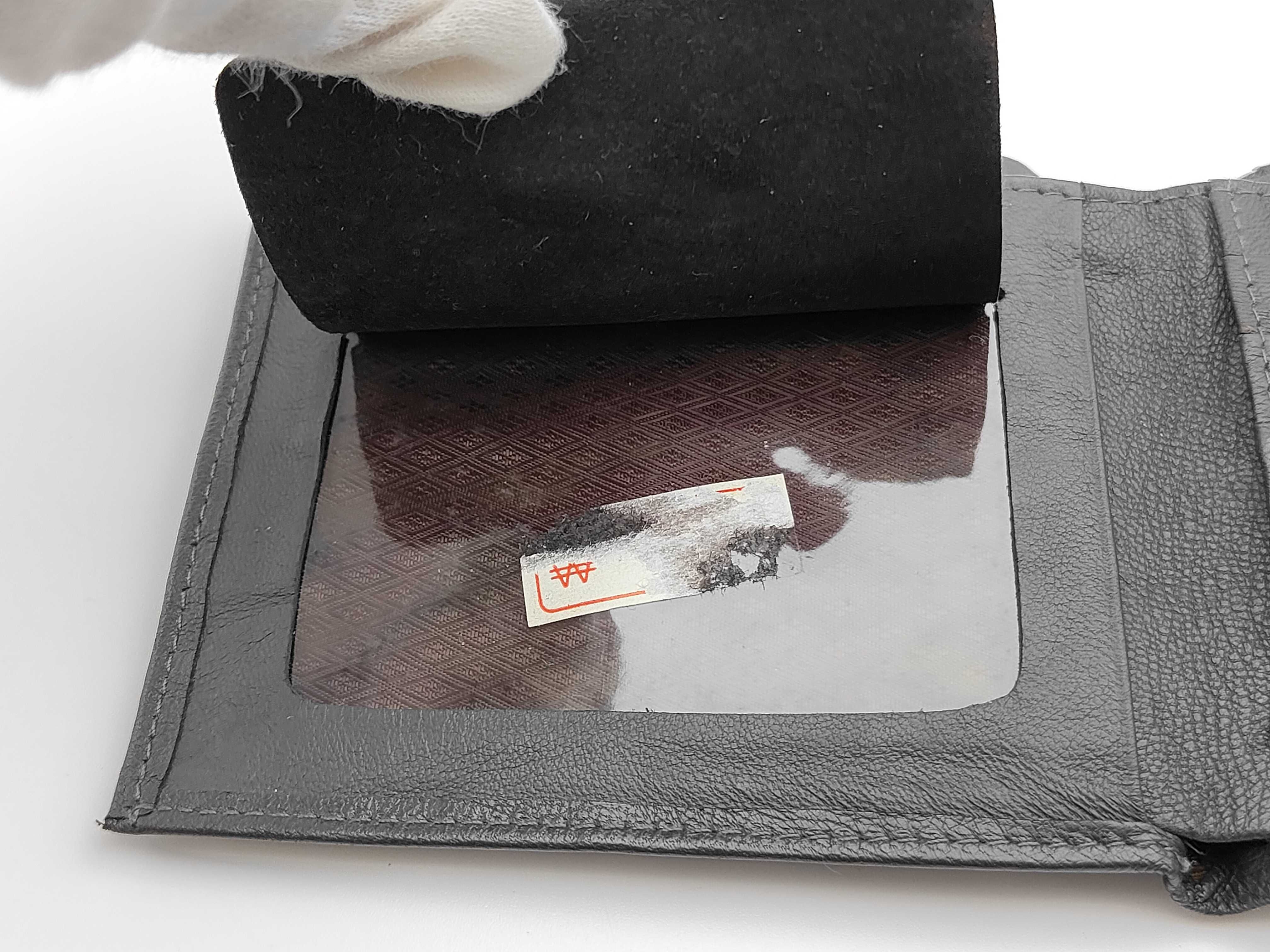 Billfold — view 7