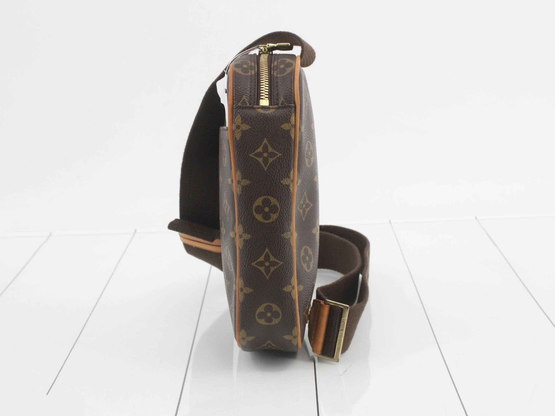Pochette Gange — view 3