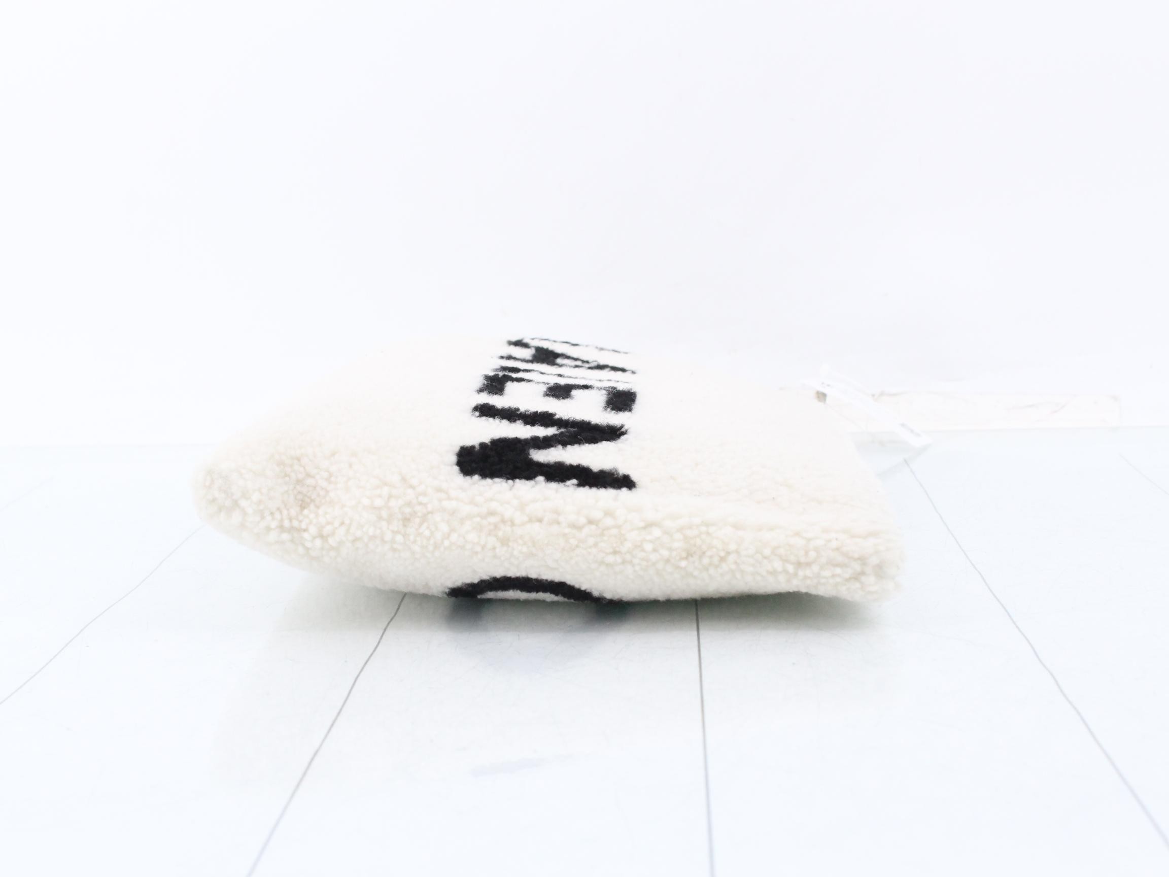 Shearling Logo Pouch White — view 3