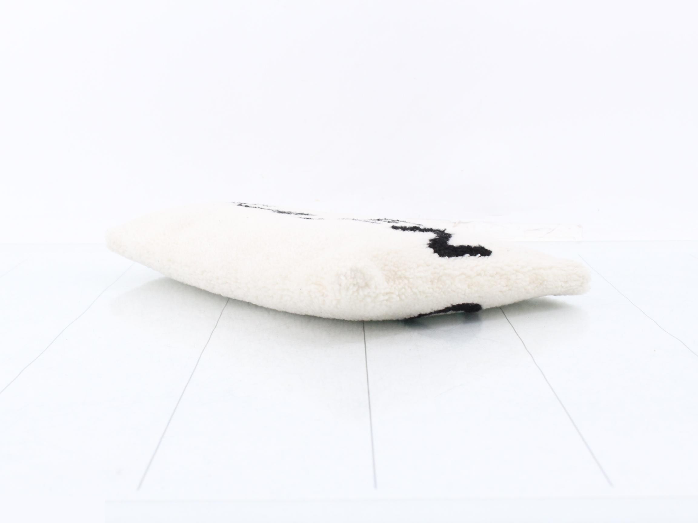 Shearling Logo Pouch White — view 6