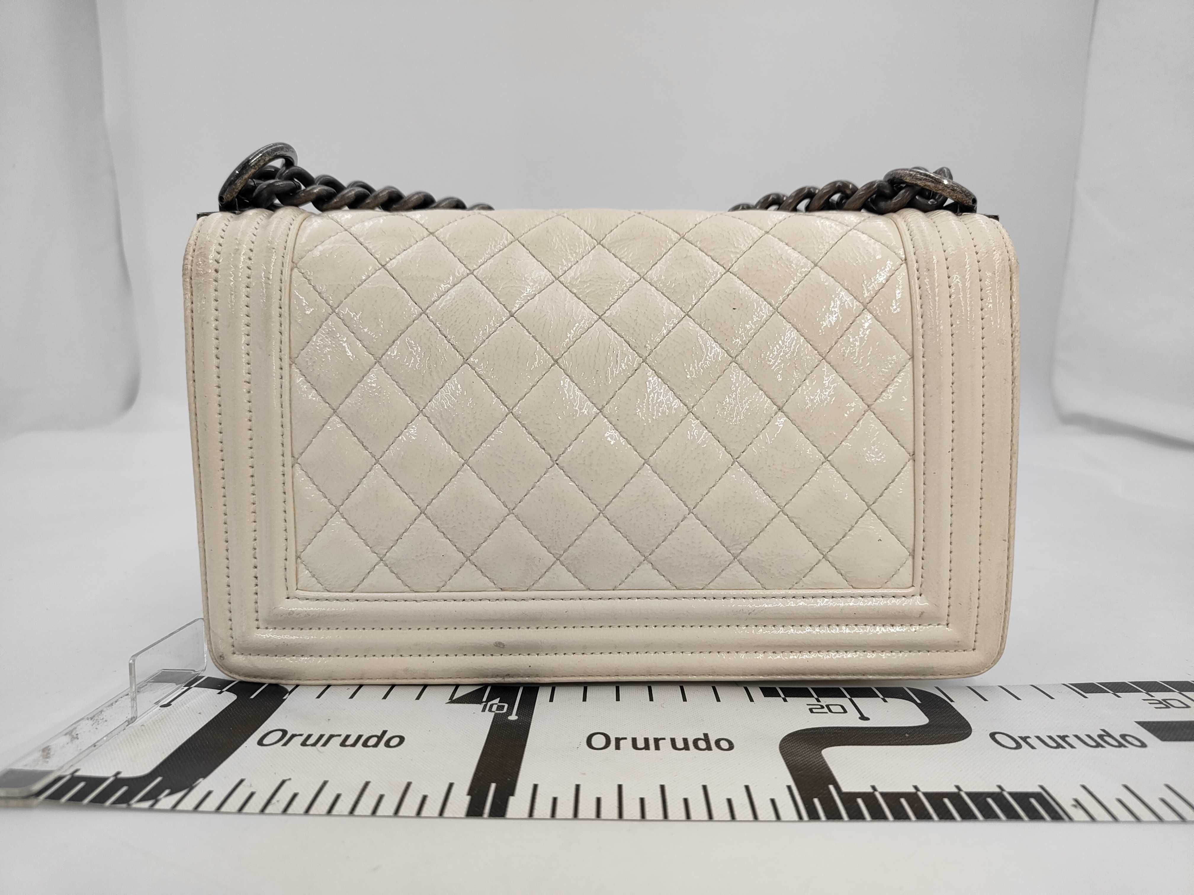 Chain Shoulder Bag, Patent Leather, White, Silver, Boy Chanel, Series 19 (Shoulder Bag) — view 2