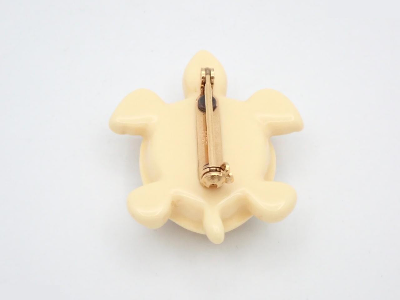 Turtle brooch — view 2
