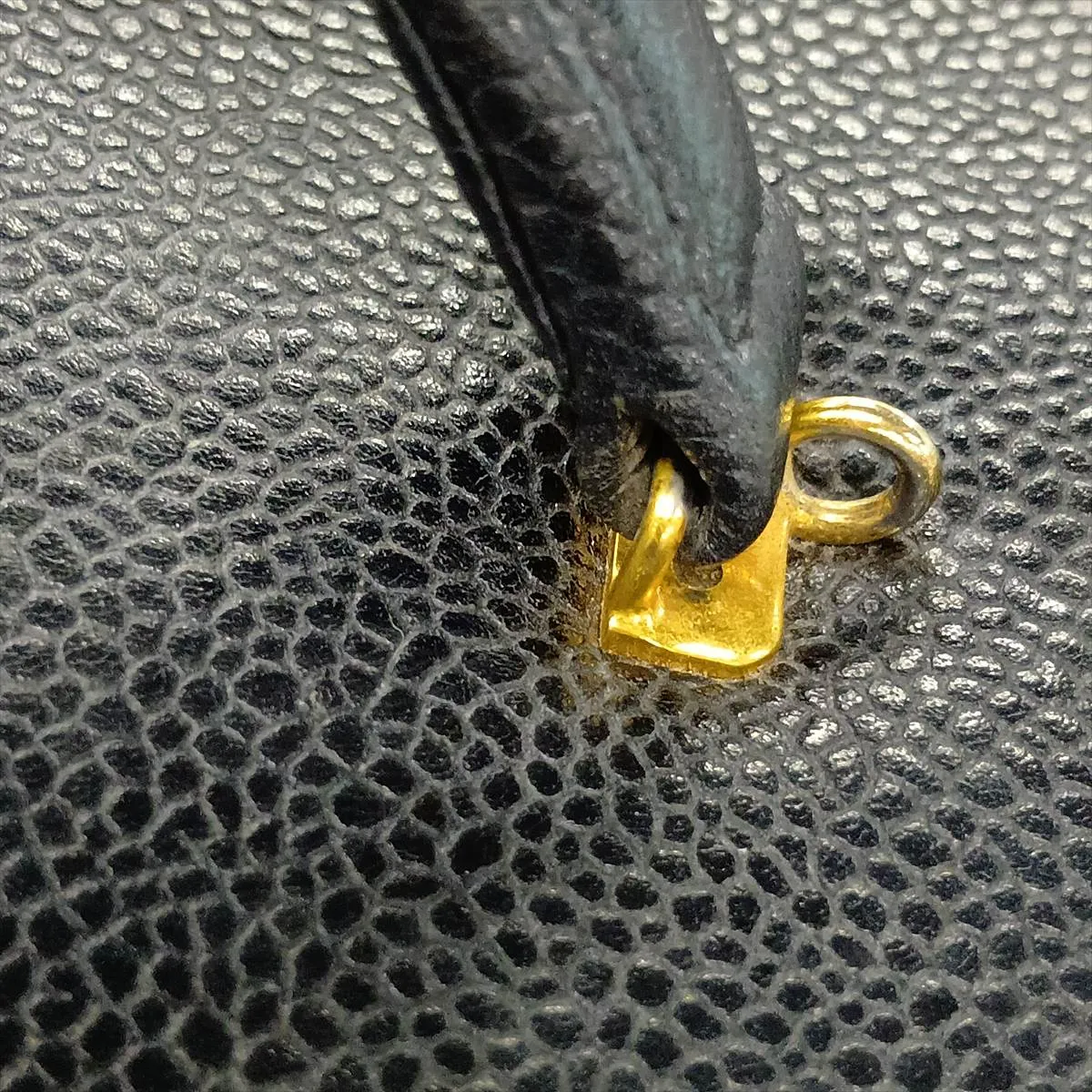 Matelassé Caviar Skin 2-Way Handbag Vanity Case Black Gold Hardware — view 12