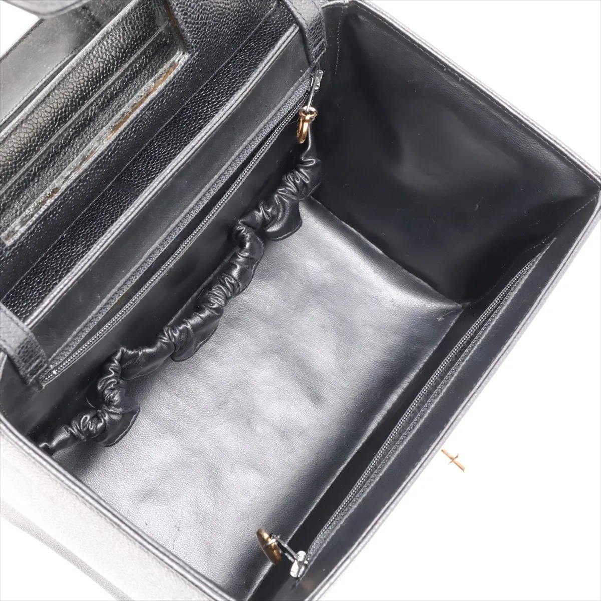 Matelassé Caviar Skin 2-Way Handbag Vanity Case Black Gold Hardware — view 8